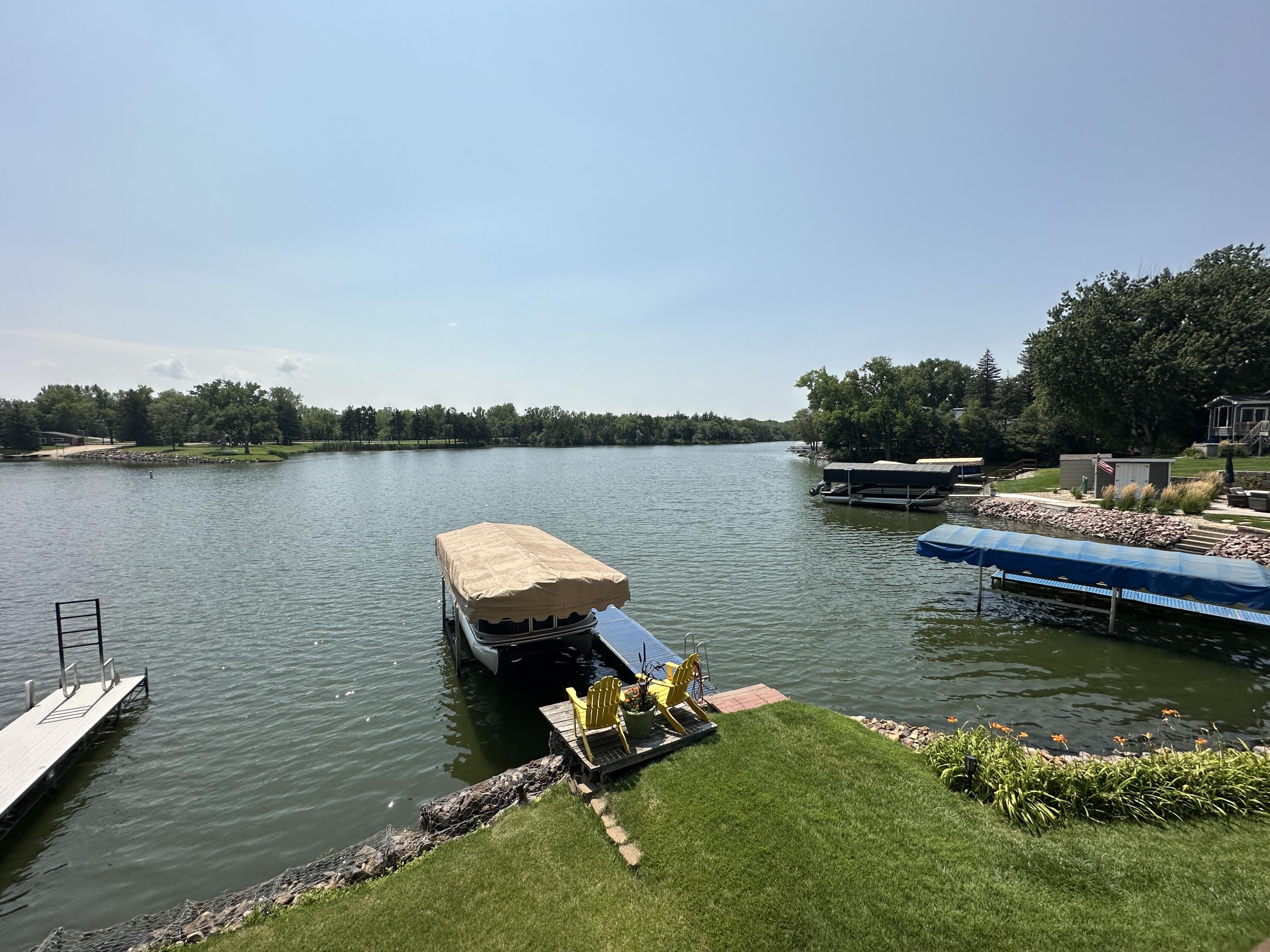 185 S Harmon Dr