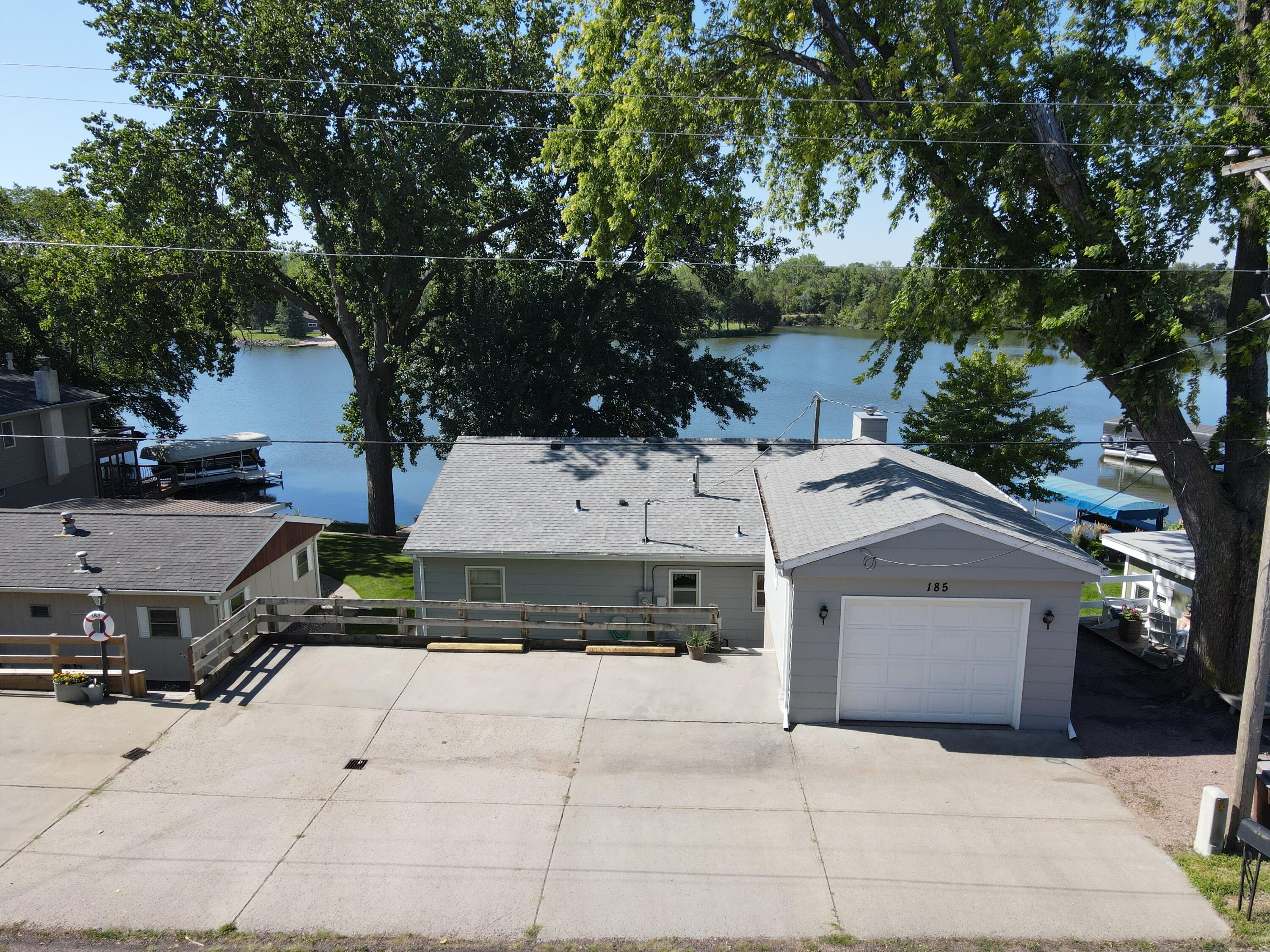185 S Harmon Dr