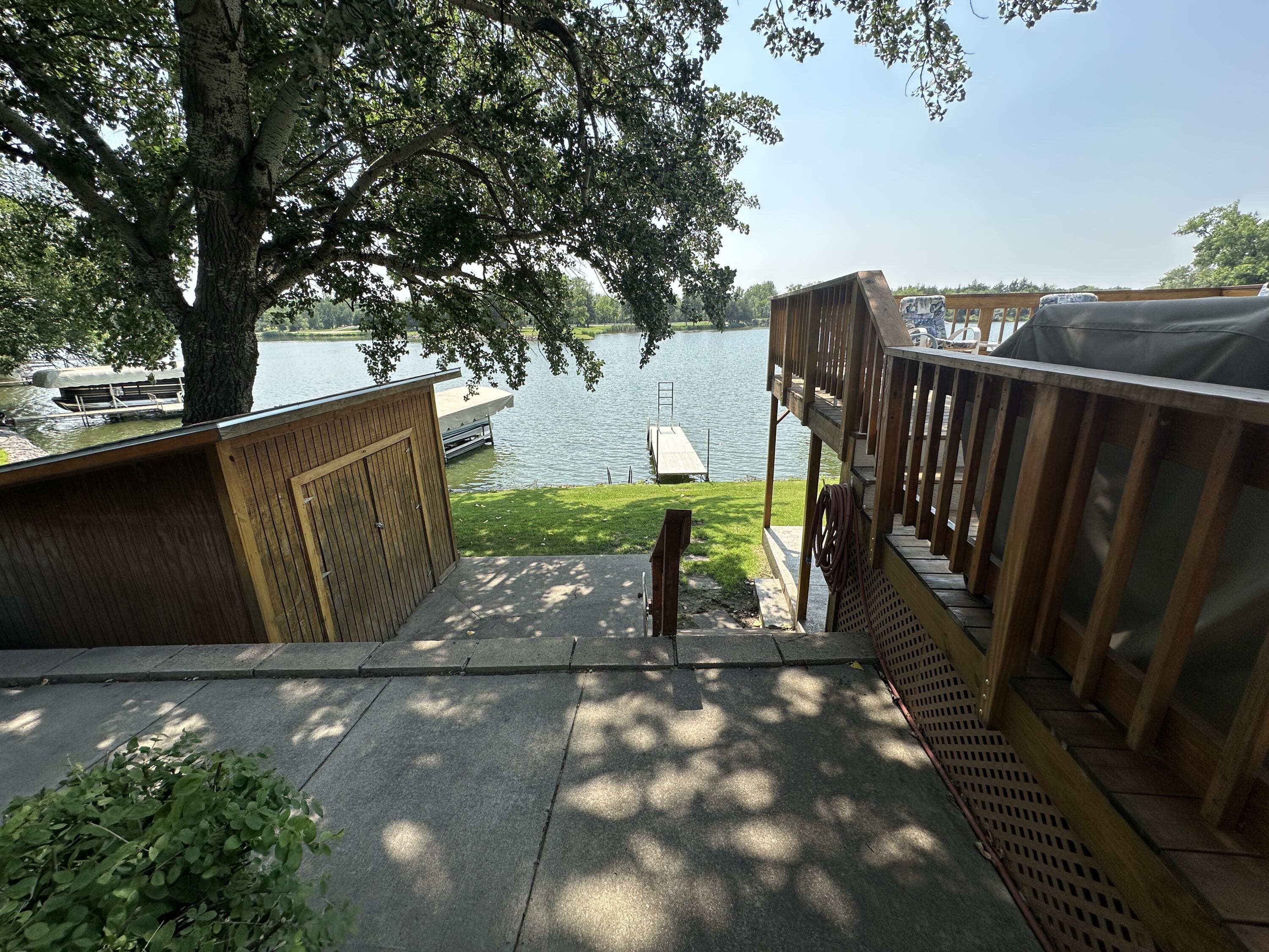 185 S Harmon Dr