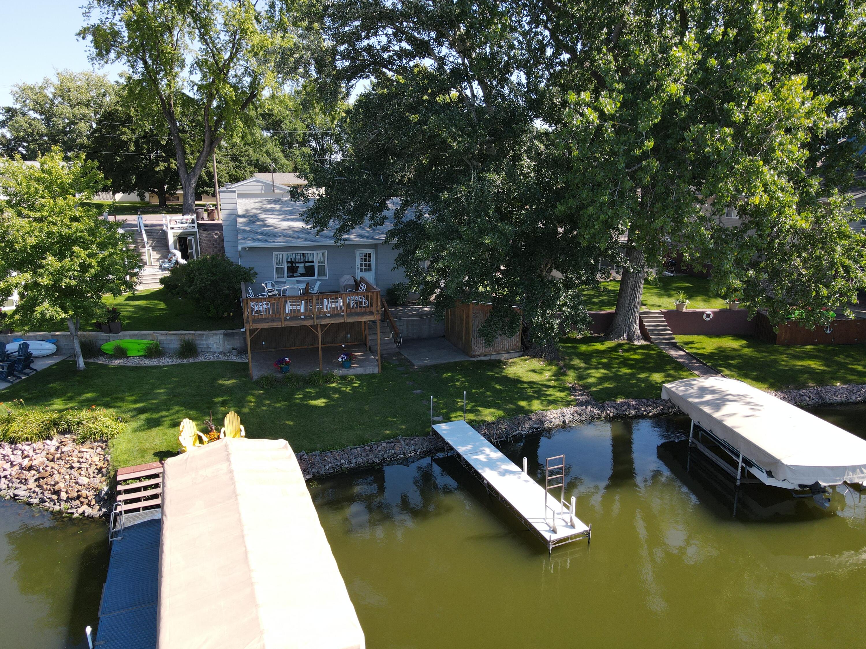 185 S Harmon Dr
