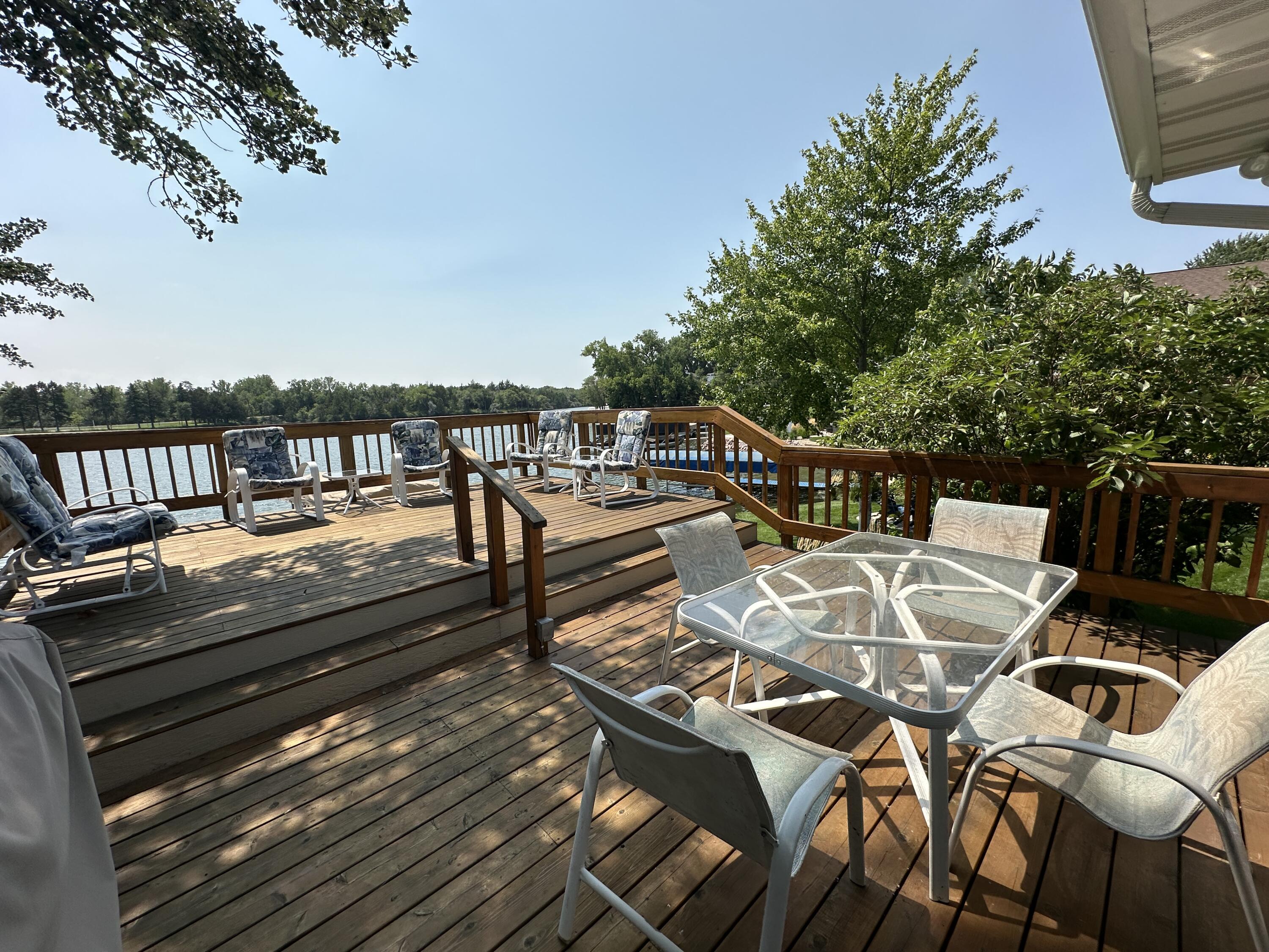 185 S Harmon Dr