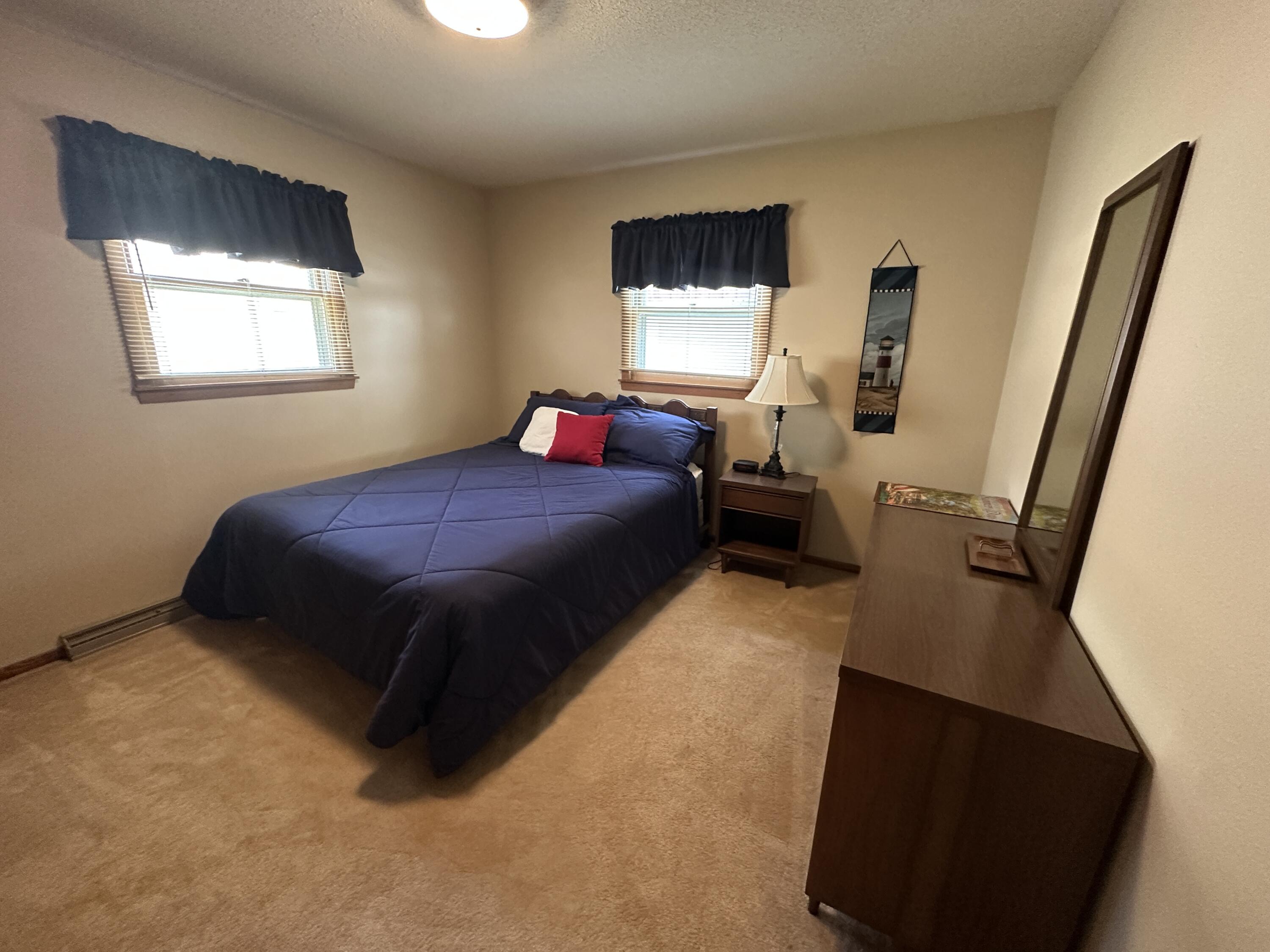 185 S Harmon Dr