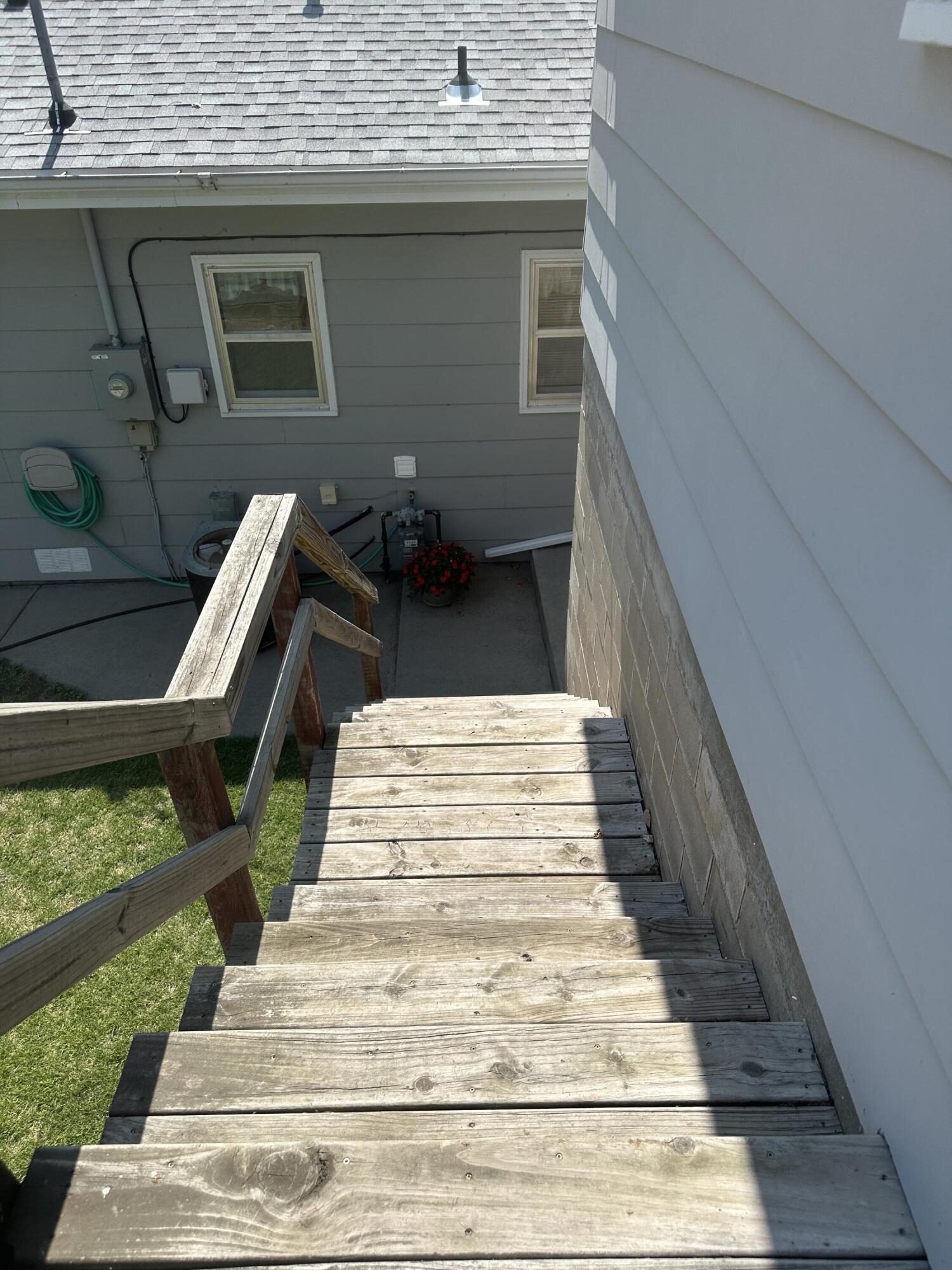 185 S Harmon Dr