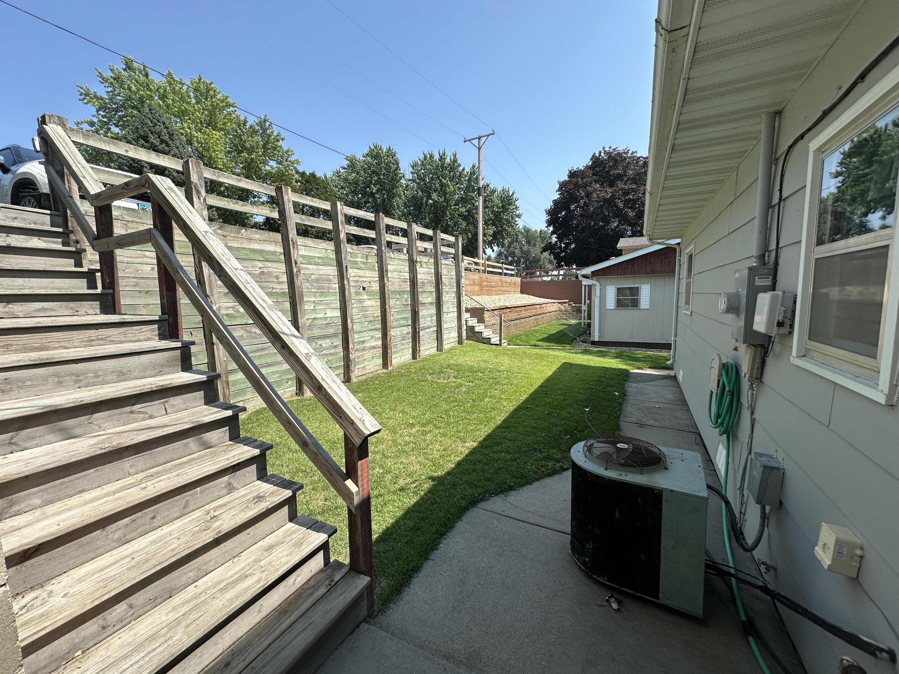 185 S Harmon Dr