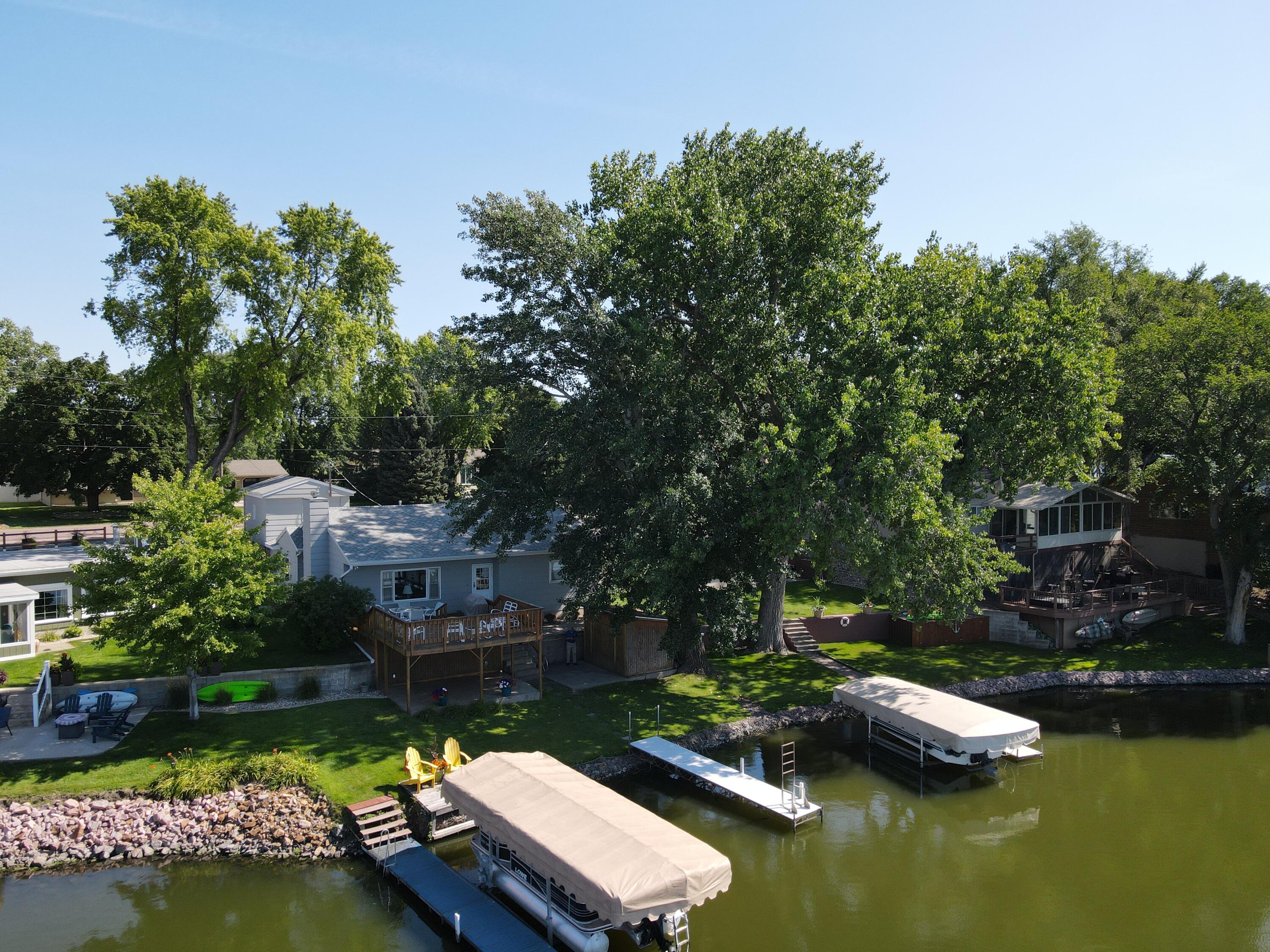 185 S Harmon Dr