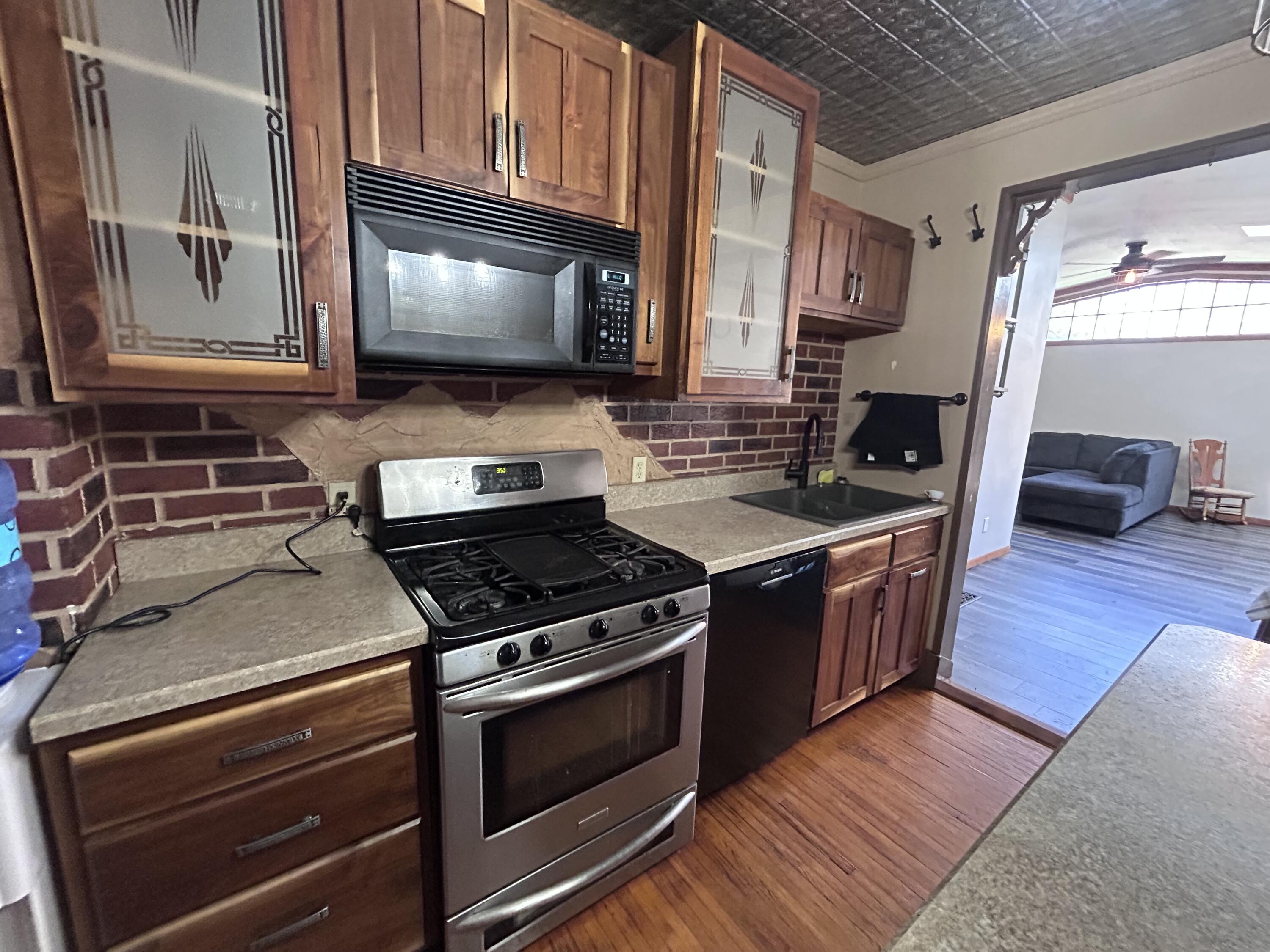 420 McCabe St