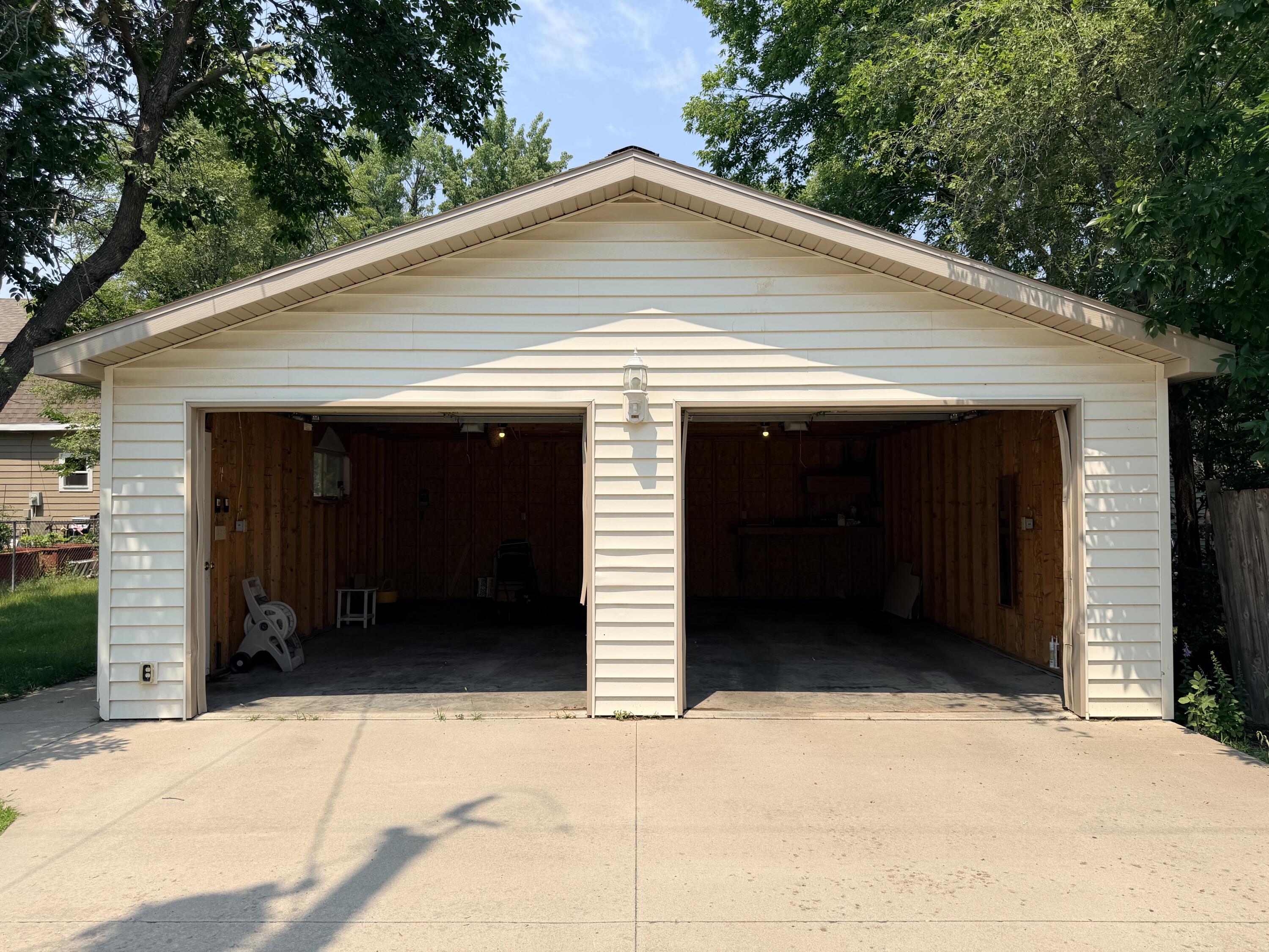 521 W 11th Ave