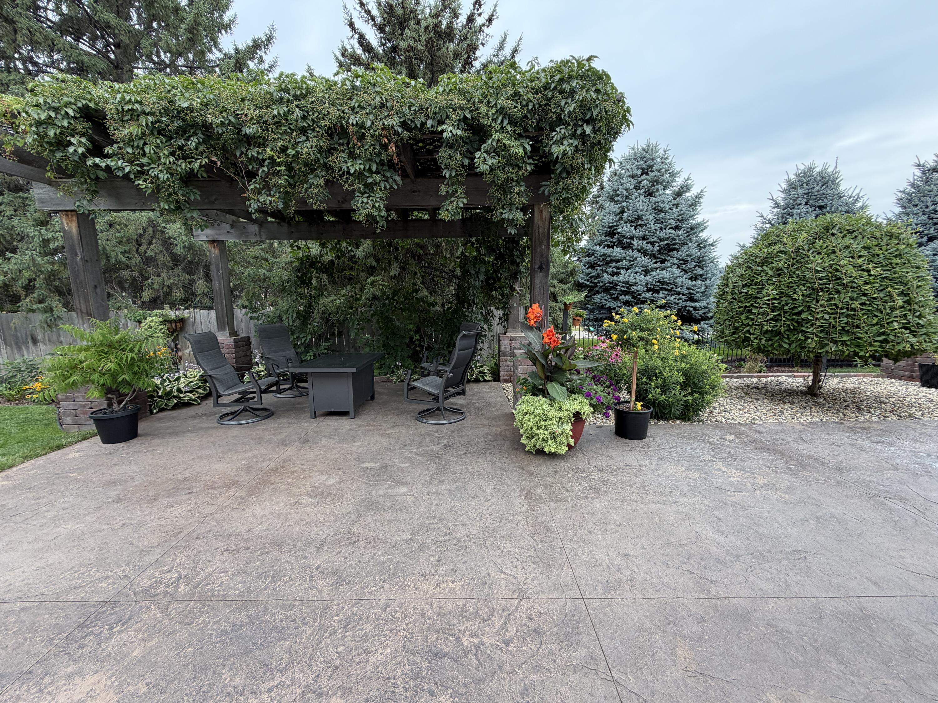 1010 Chalkstone Dr
