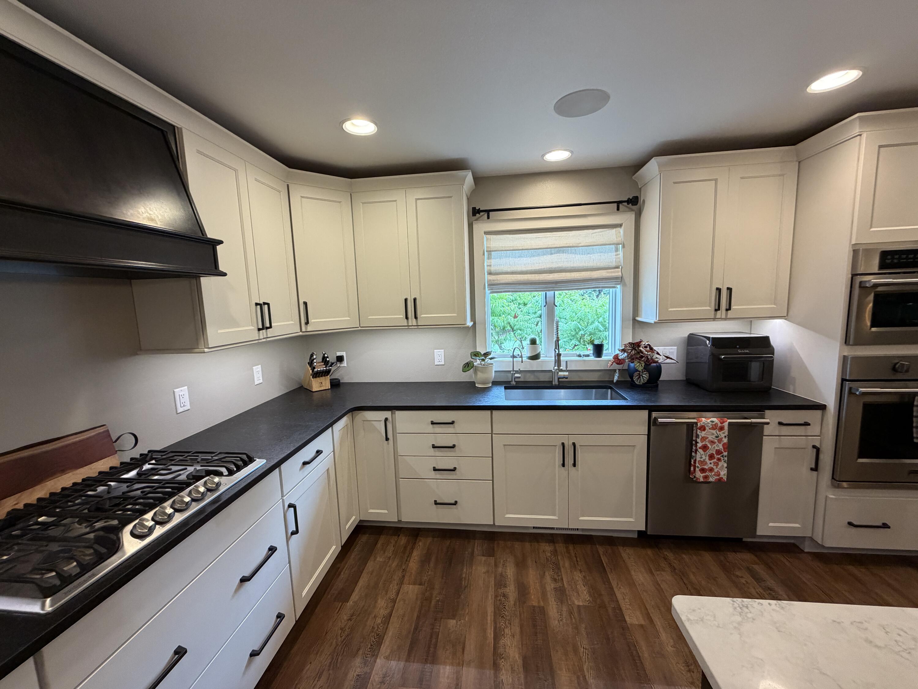 1010 Chalkstone Dr