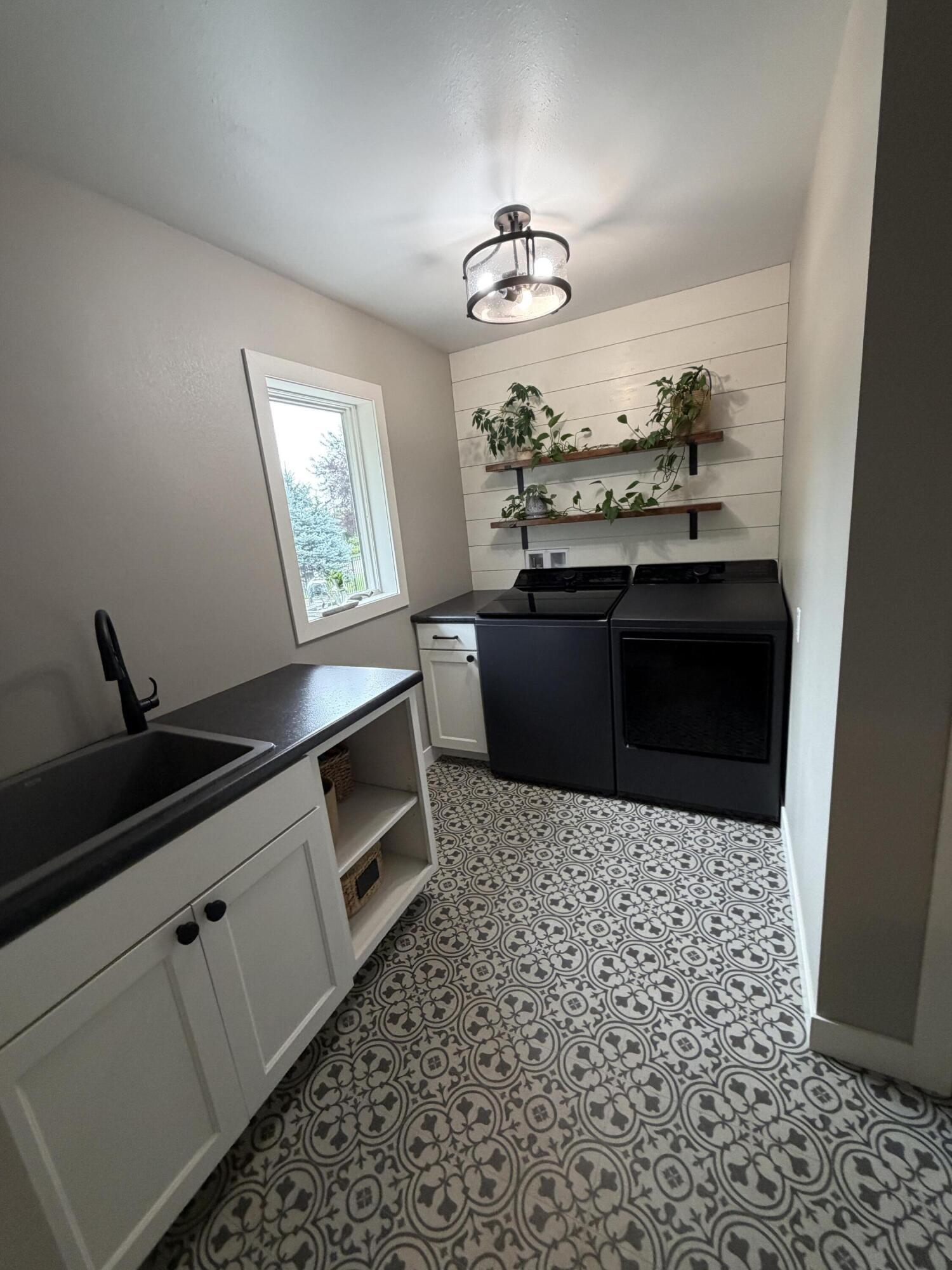 1010 Chalkstone Dr
