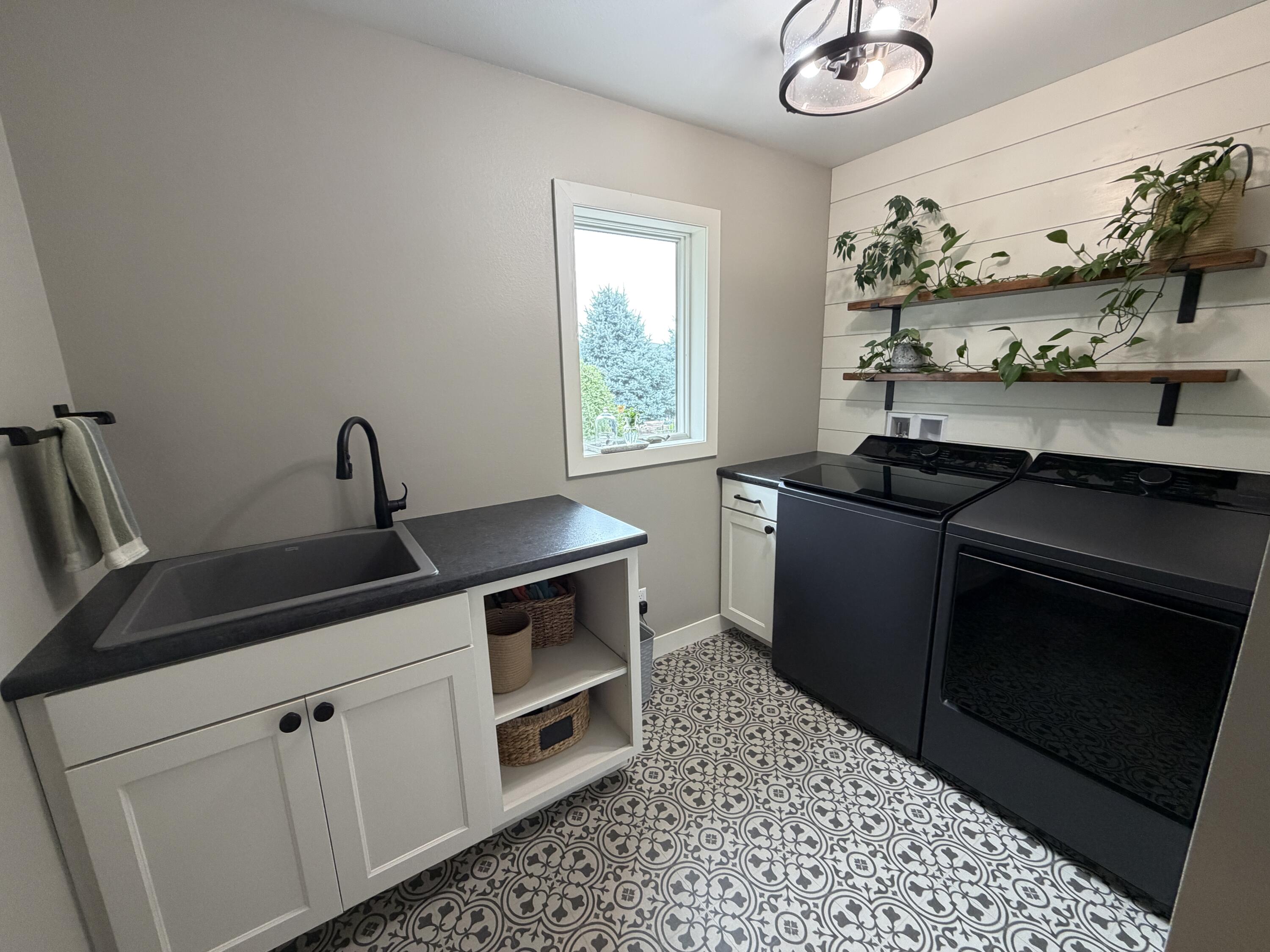 1010 Chalkstone Dr