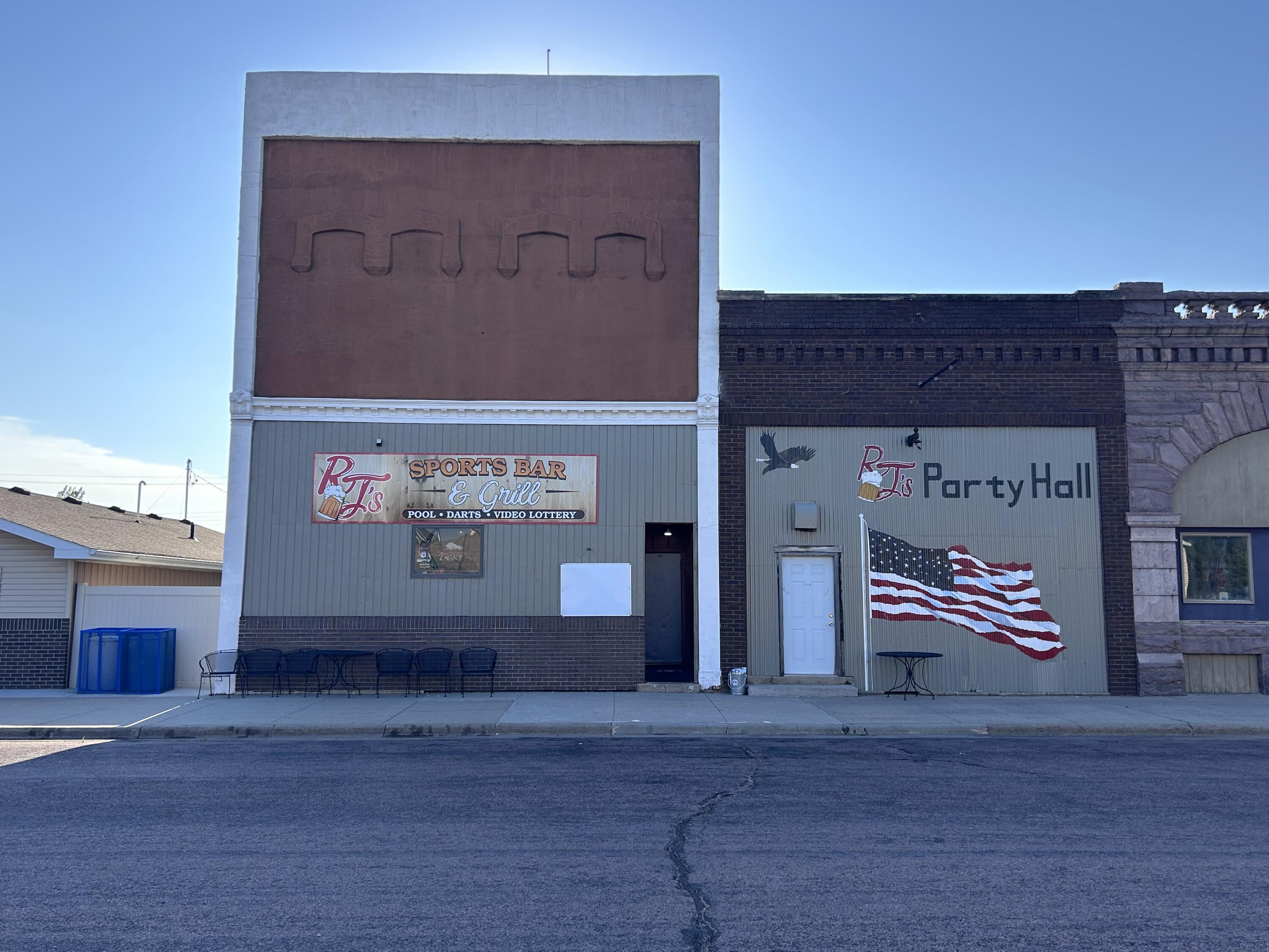 437 Main St