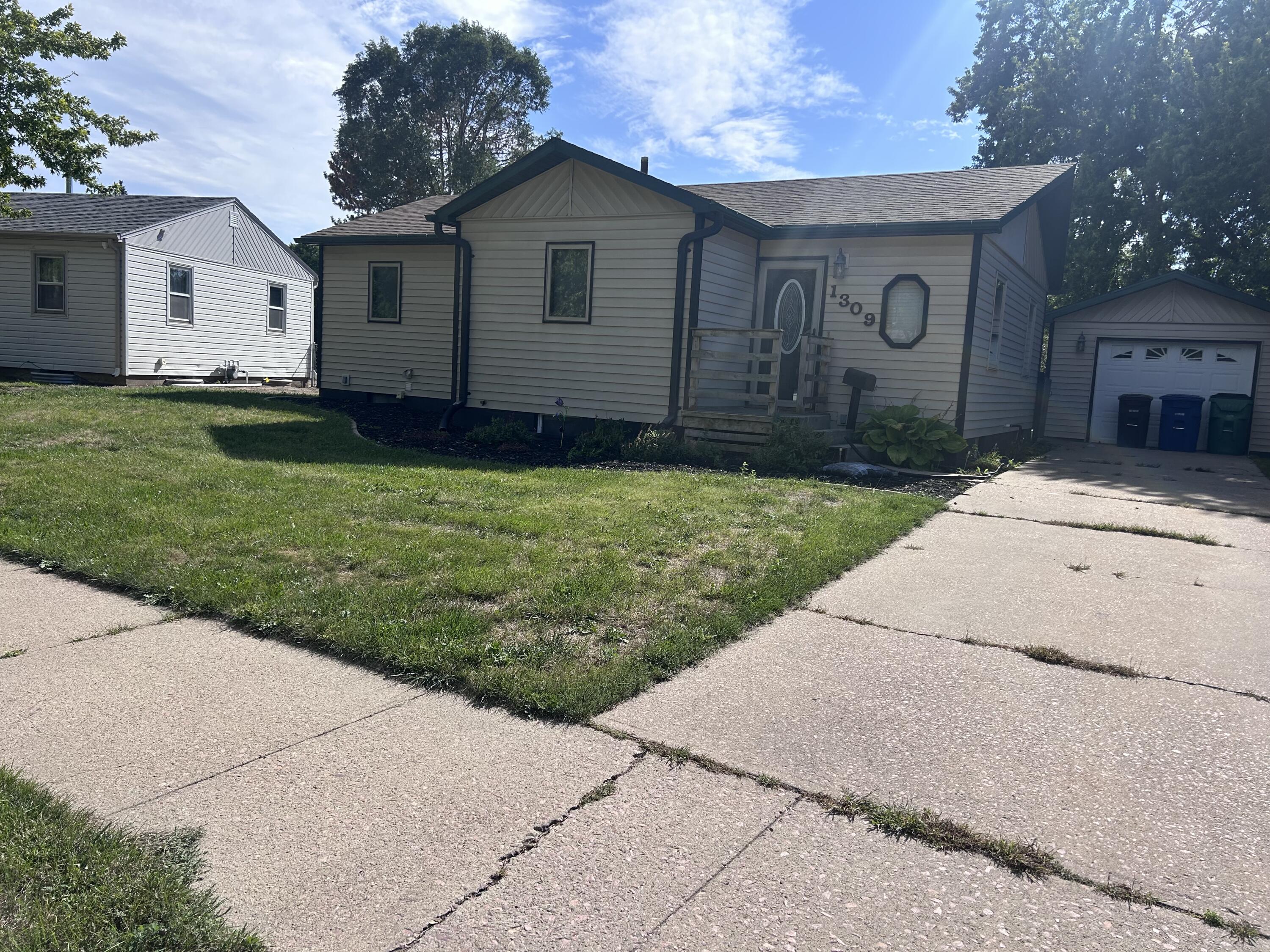 1309 E 5th Ave