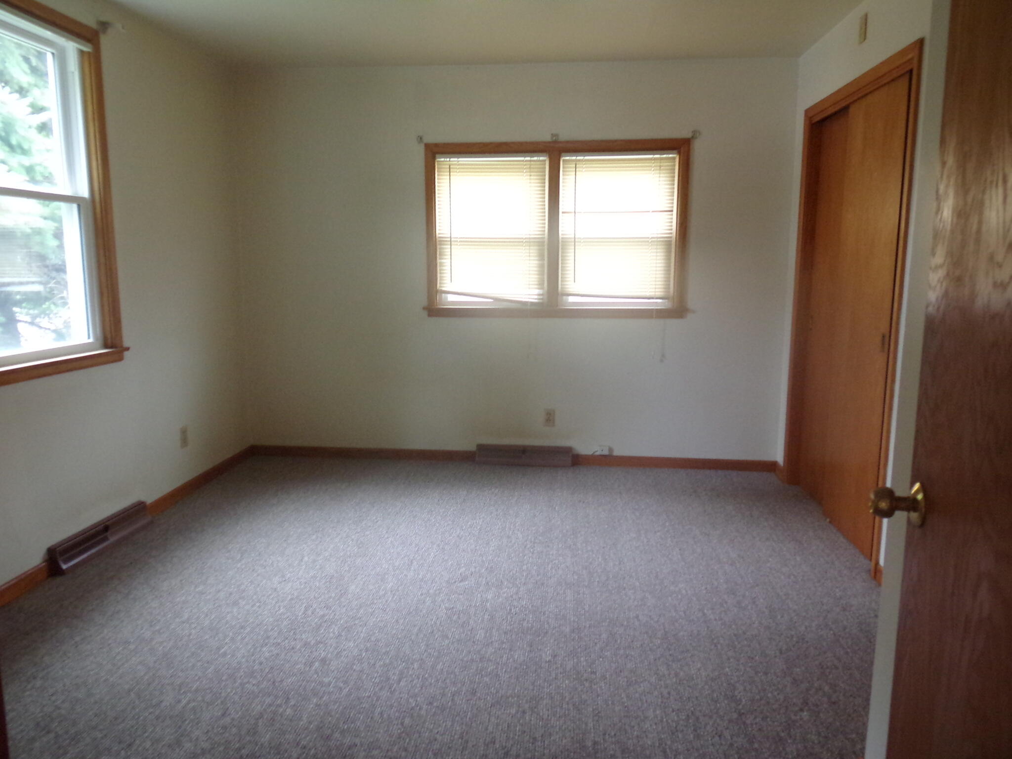 422 E 7th Ave