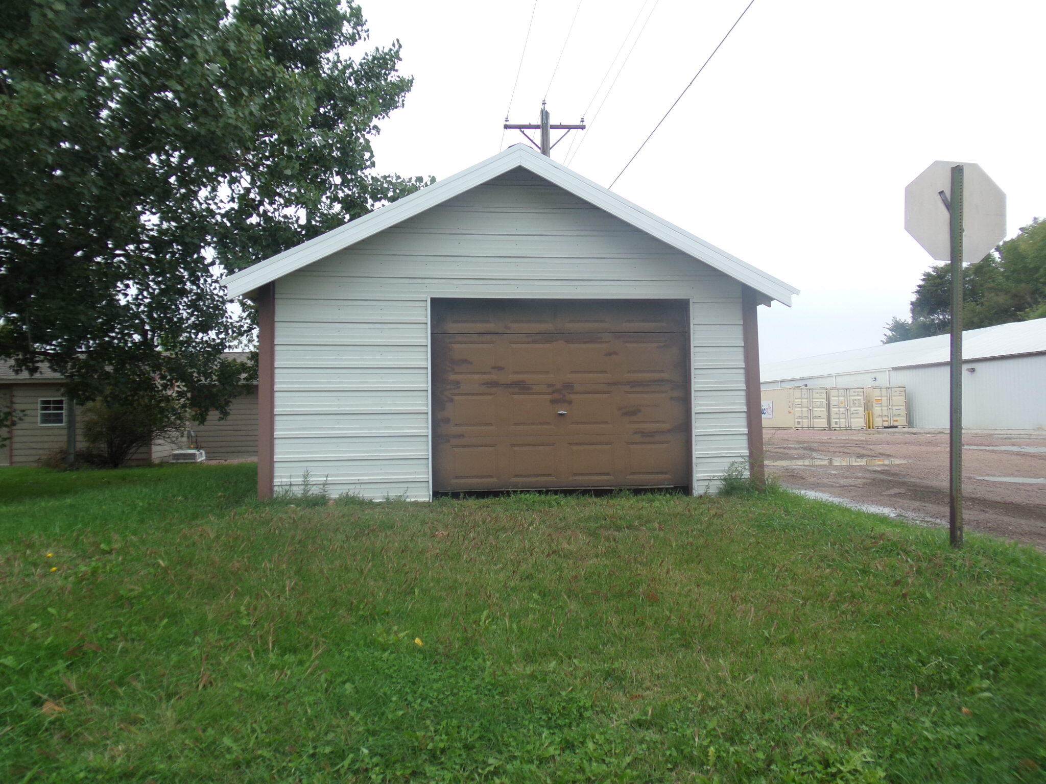 422 E 7th Ave