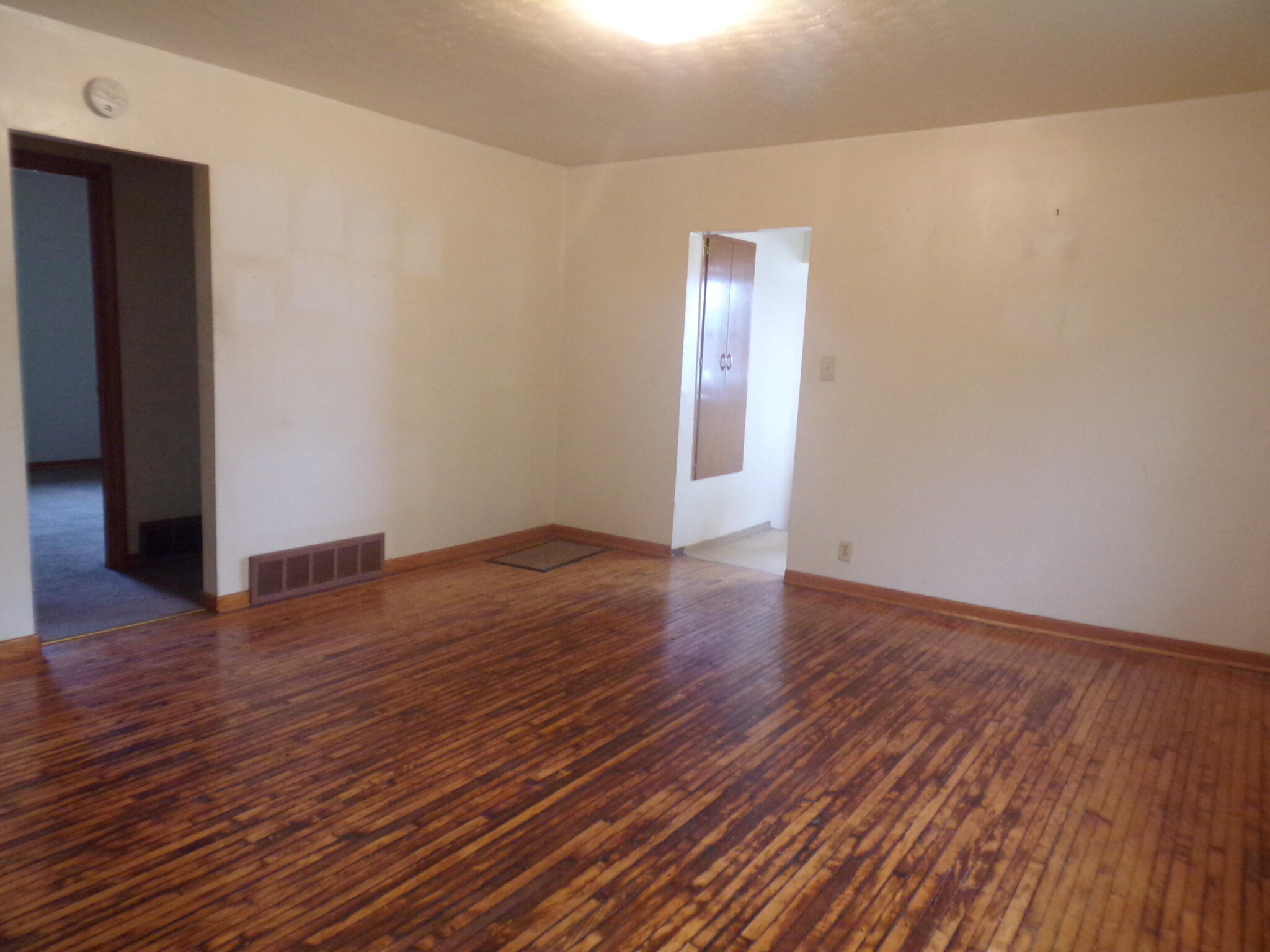 422 E 7th Ave
