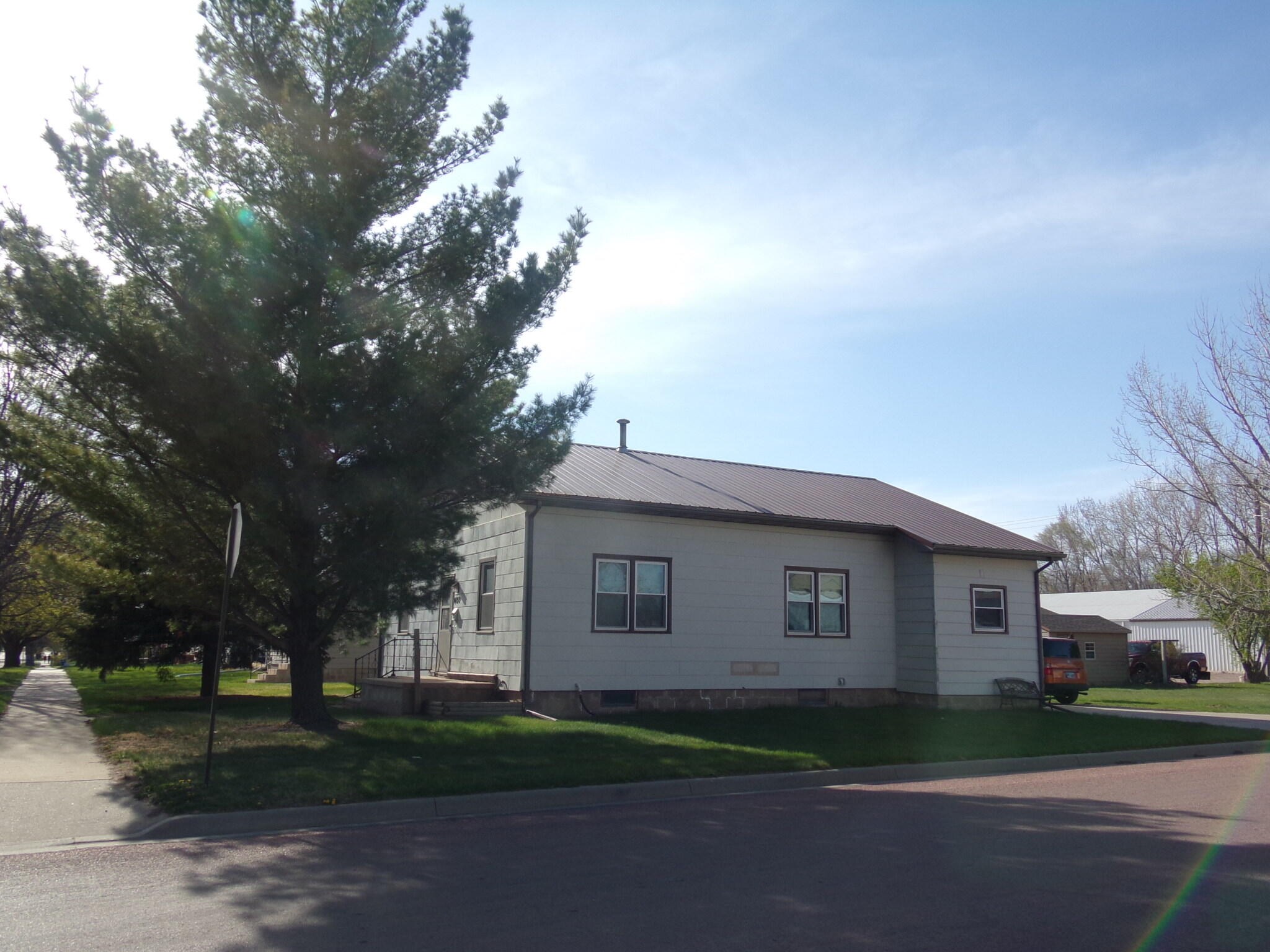 422 E 7th Ave