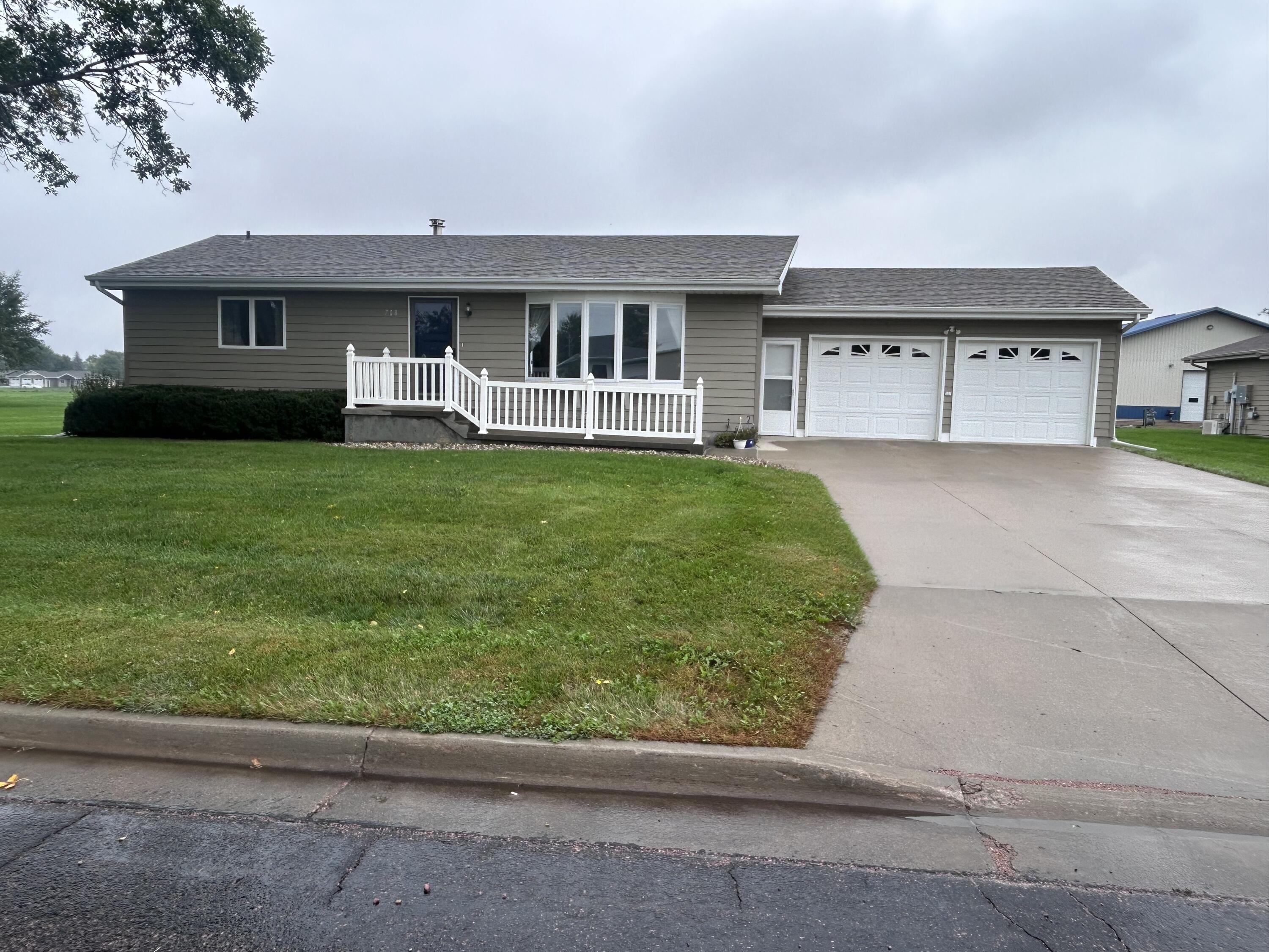 708 W Walnut St