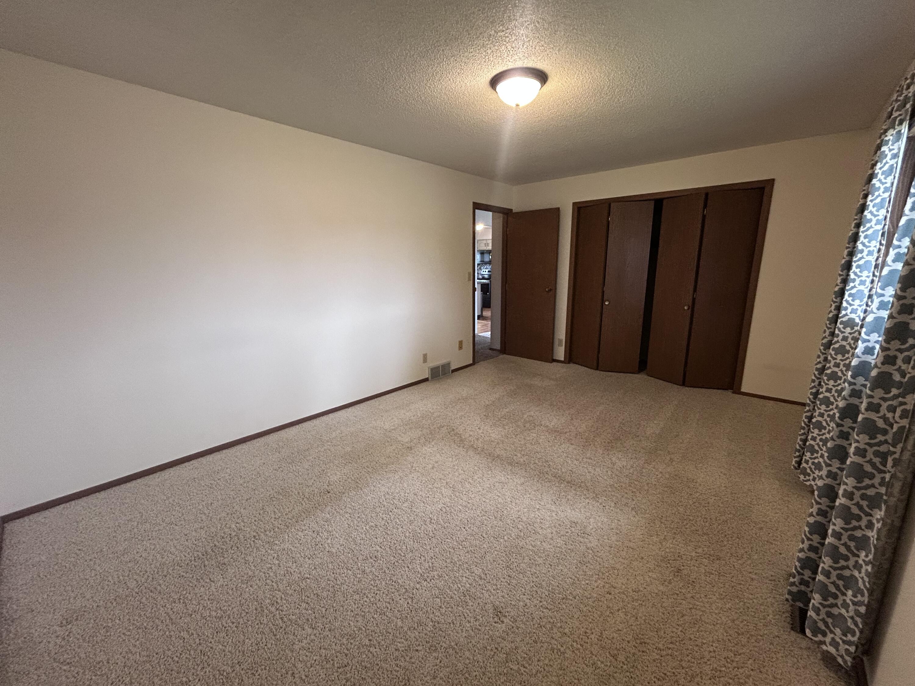 708 W Walnut St