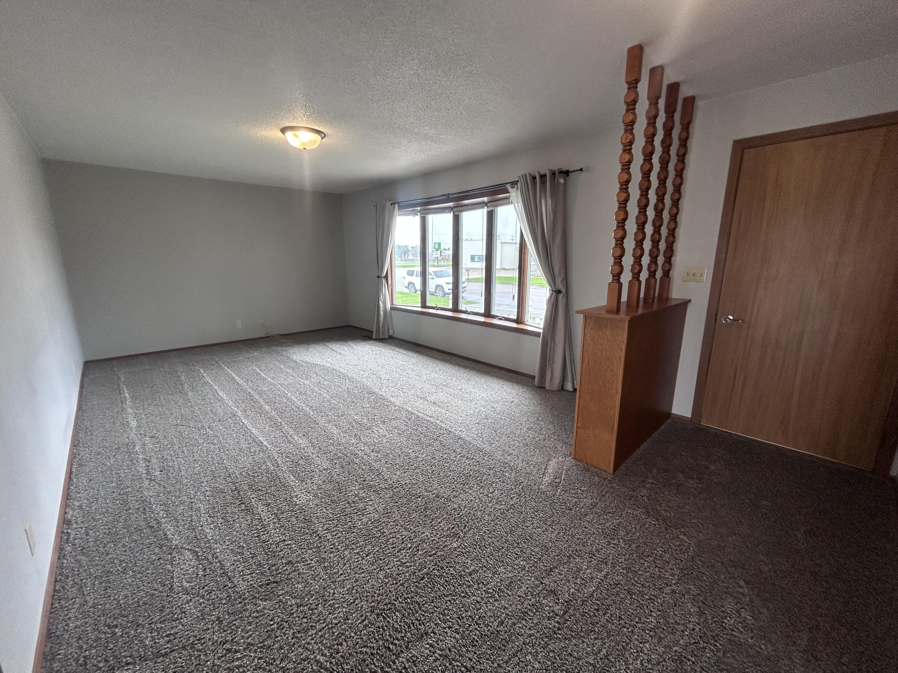 708 W Walnut St