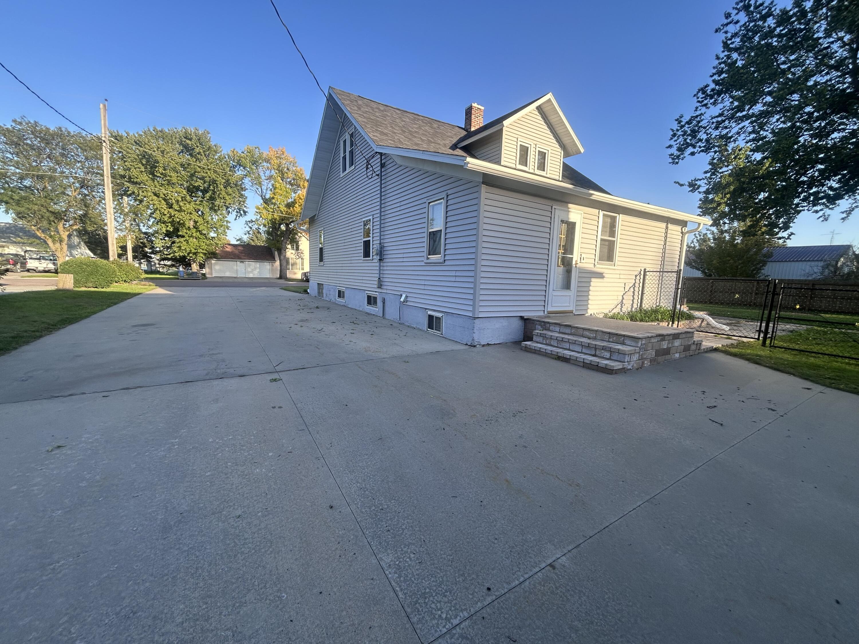 401 N Ben St