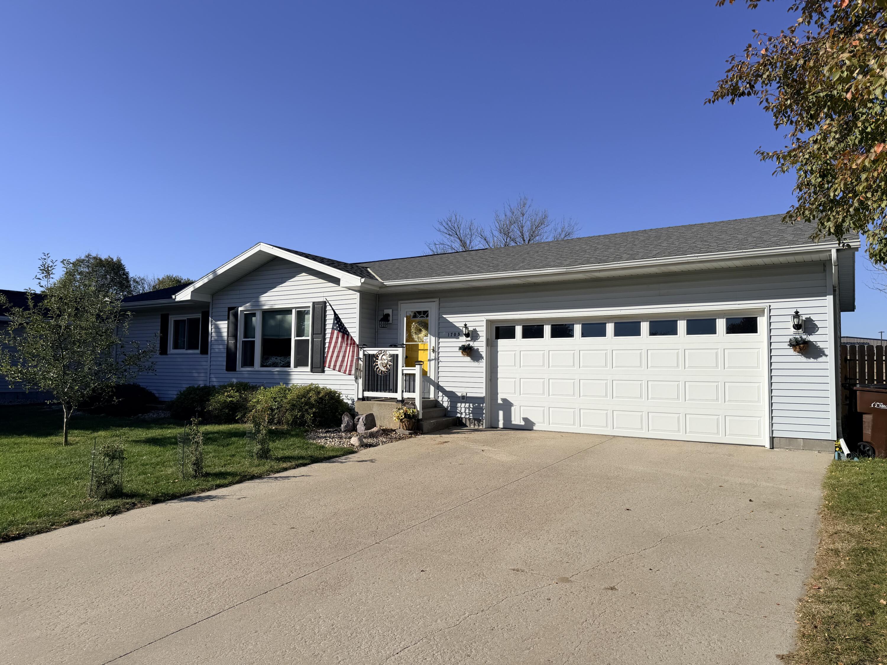 1705 N Minnesota St
