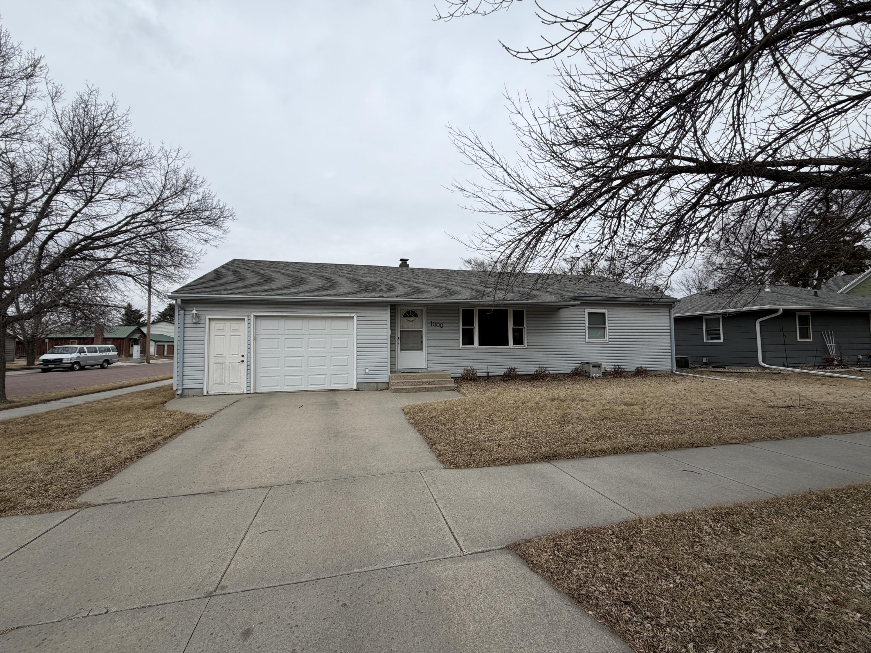 1000 E 7th Ave