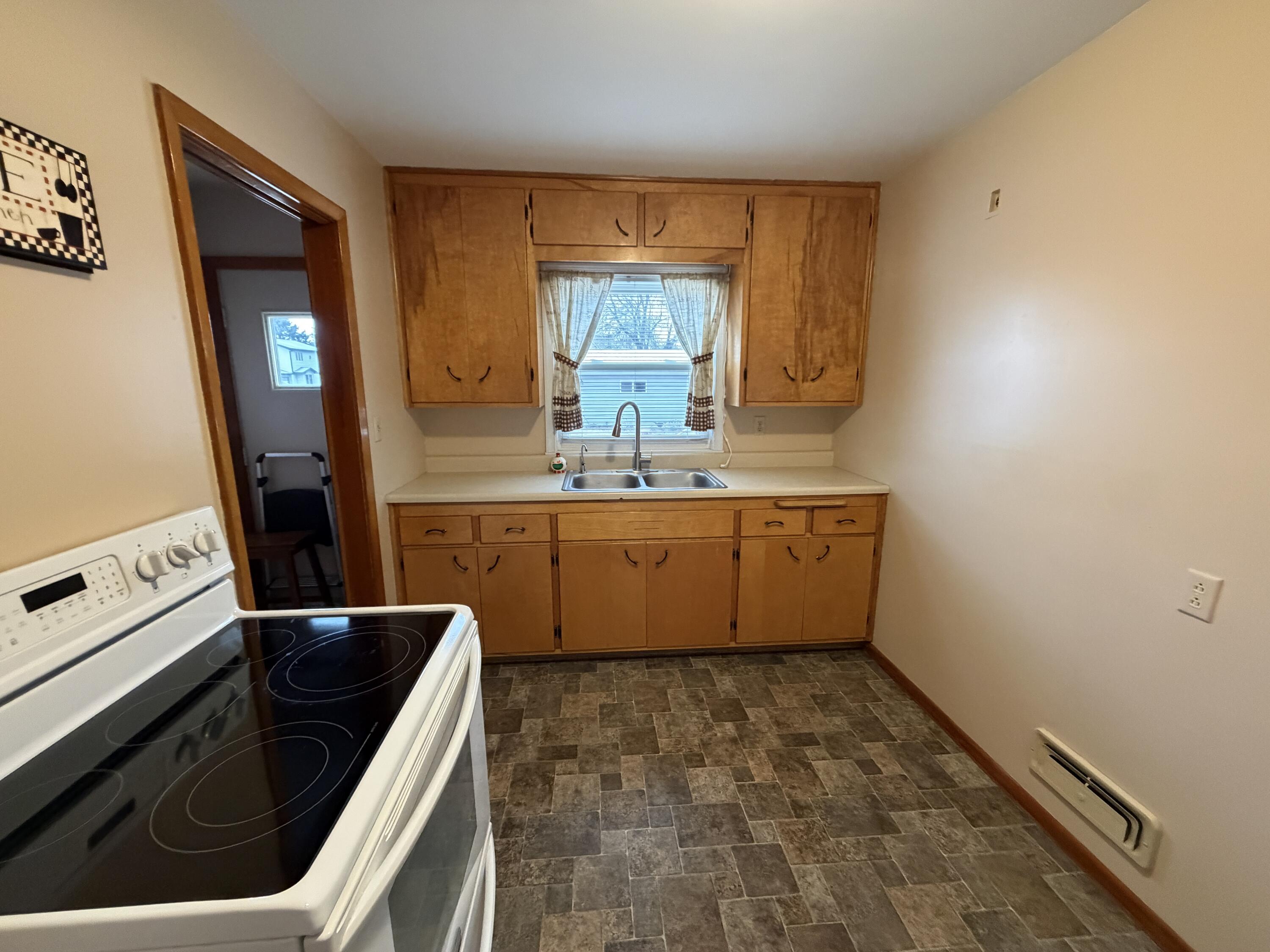 1000 E 7th Ave