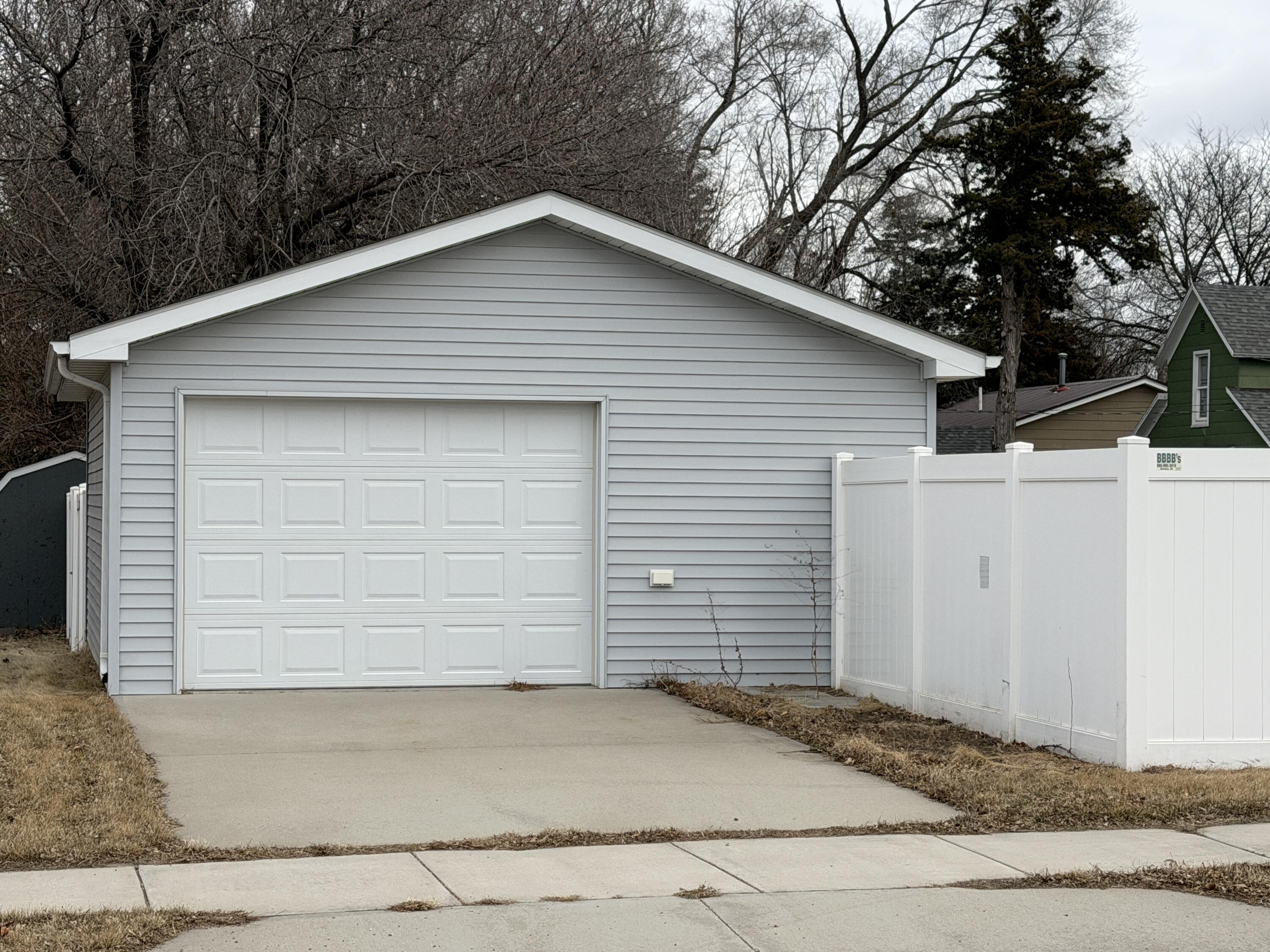 1000 E 7th Ave