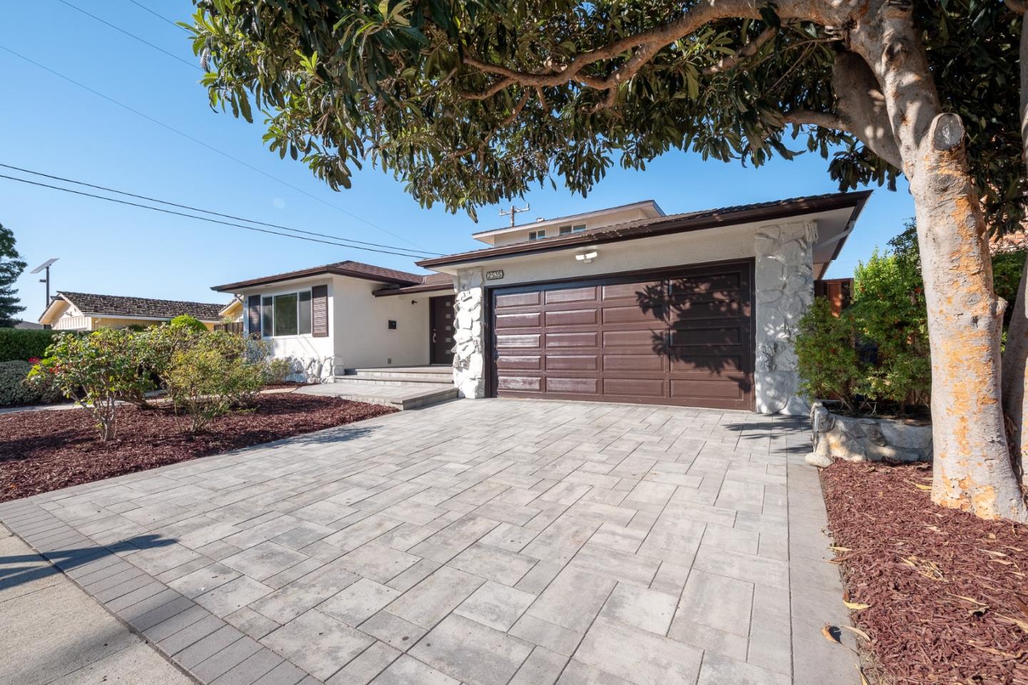 2535 Parkside Drive
