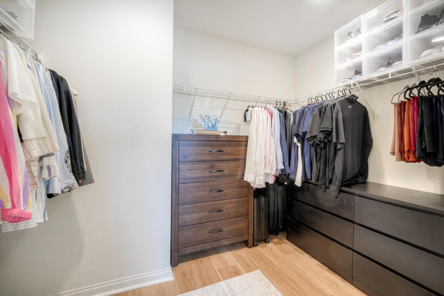 3072 Glenmore Street