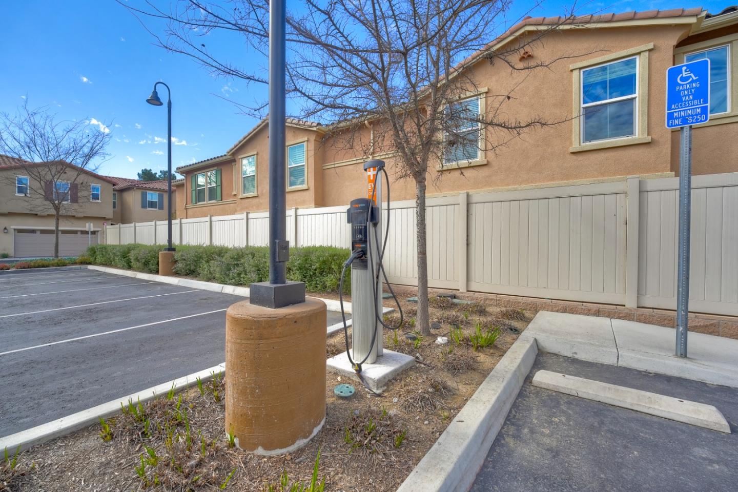 3072 Glenmore Street