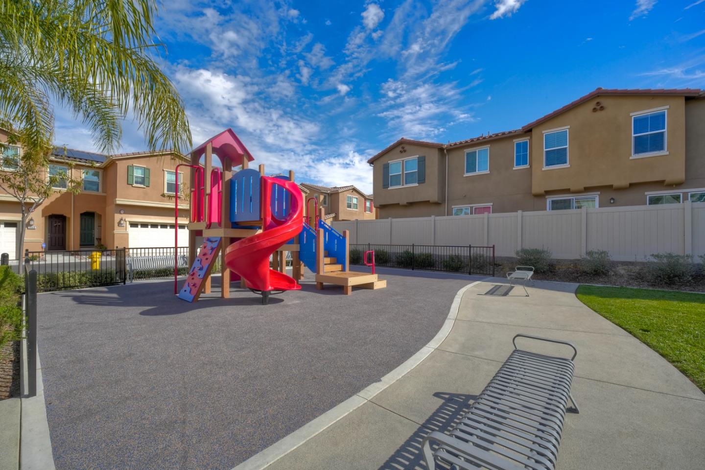 3072 Glenmore Street