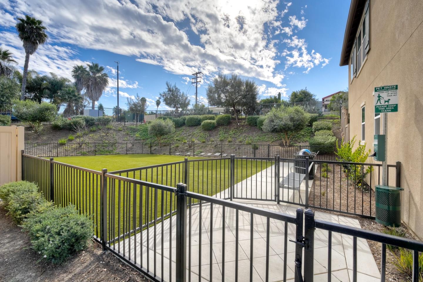 3072 Glenmore Street