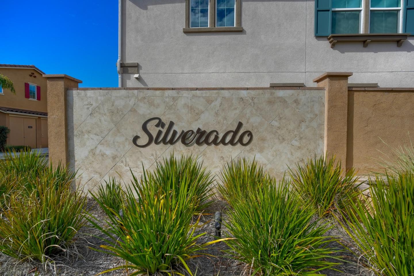 3072 Glenmore Street