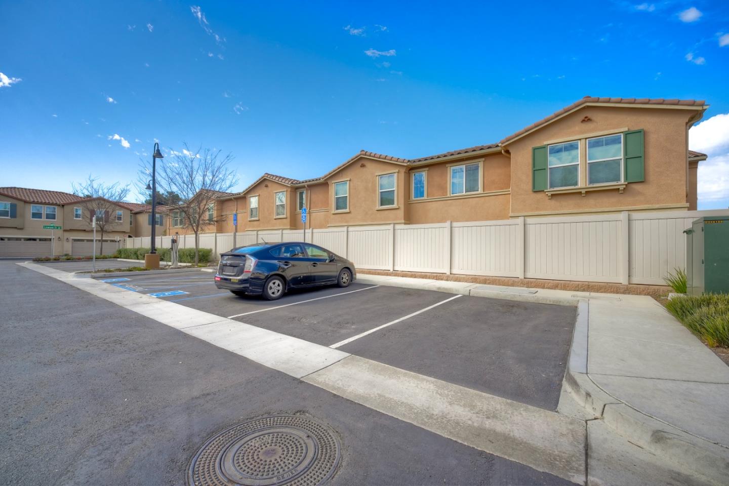 3072 Glenmore Street