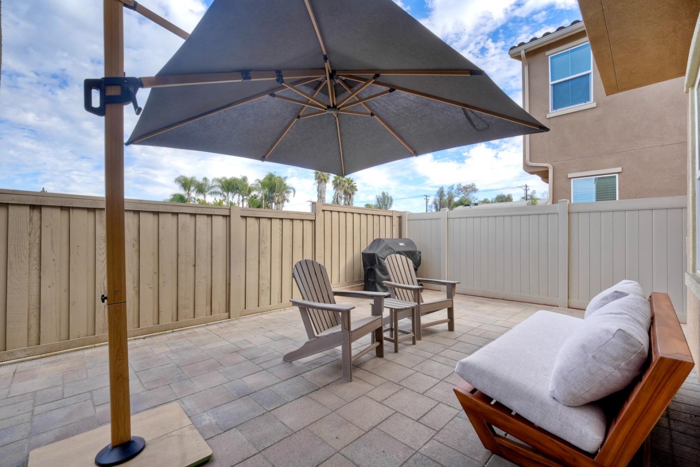 3072 Glenmore Street