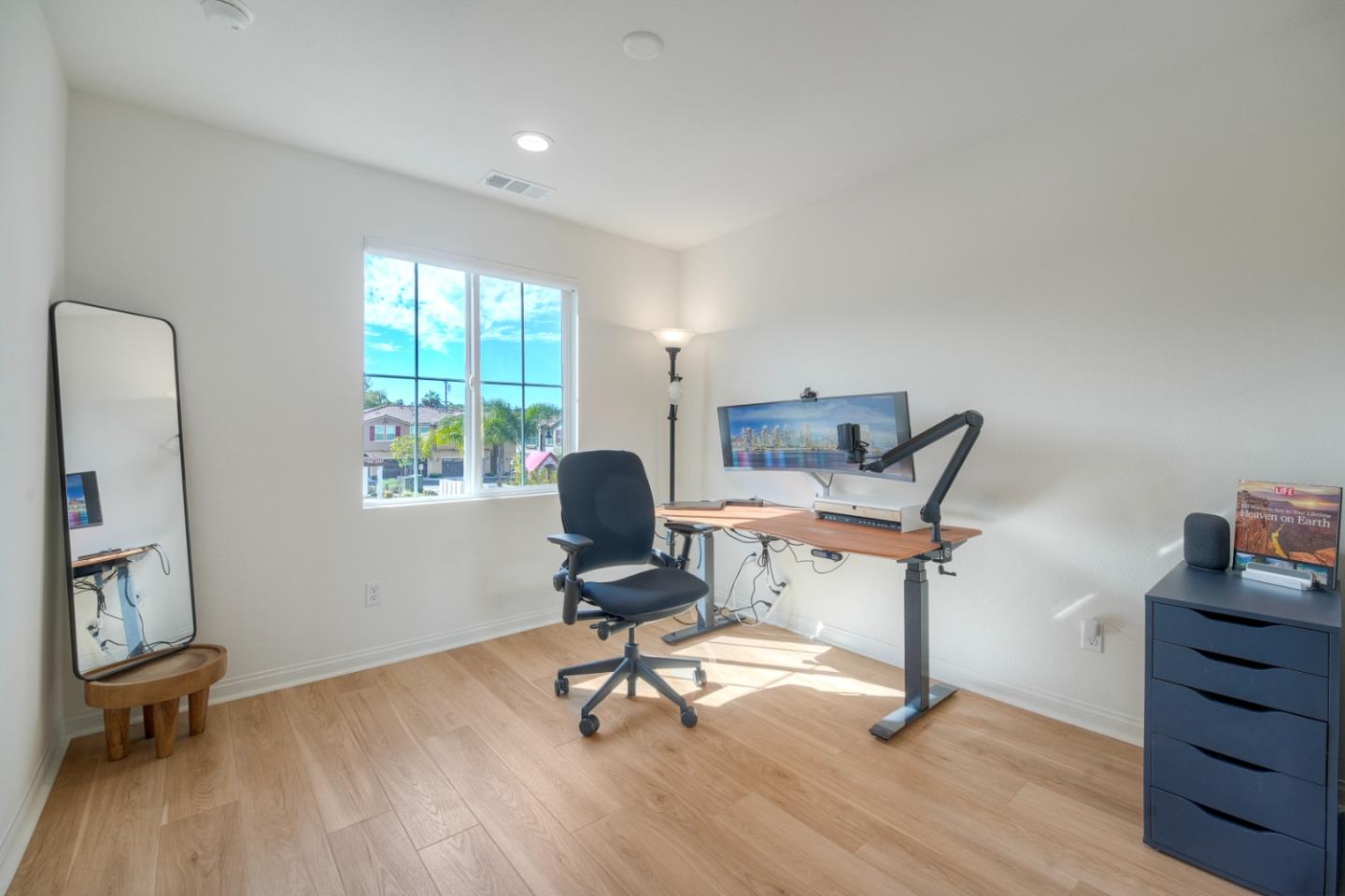 3072 Glenmore Street