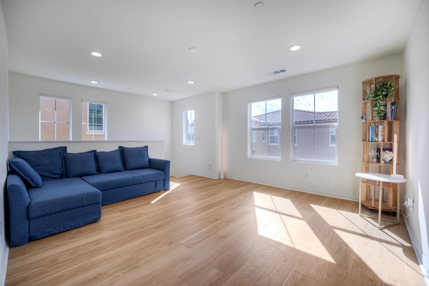 3072 Glenmore Street