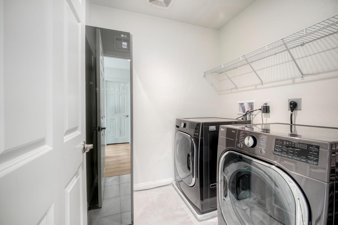 3072 Glenmore Street