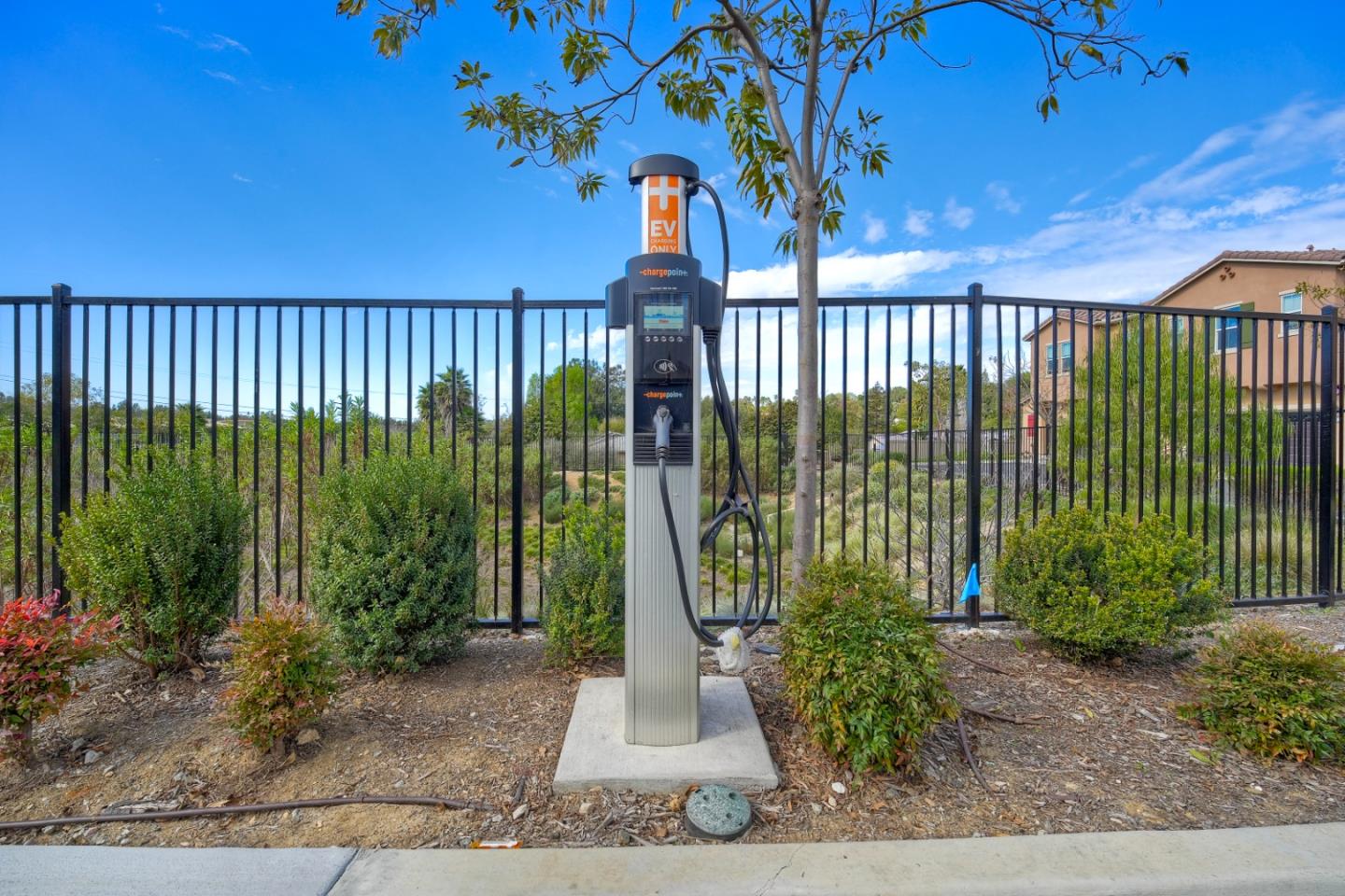 3072 Glenmore Street