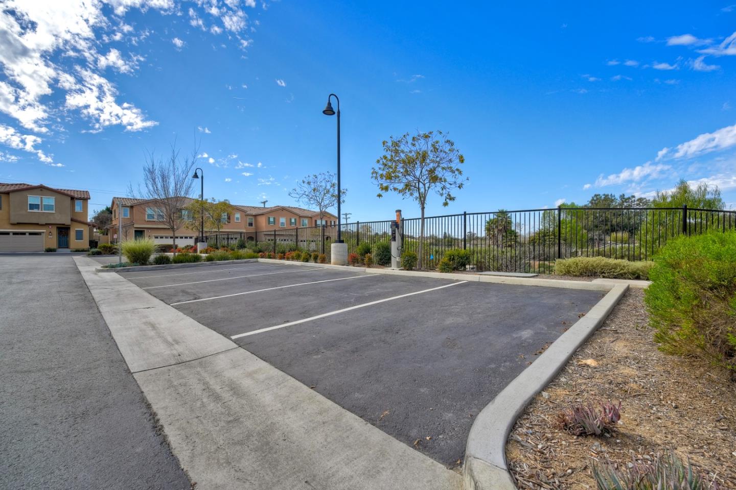 3072 Glenmore Street