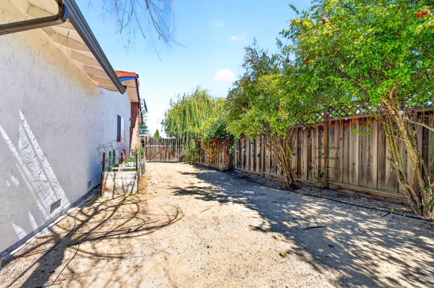 6543 Skyfarm DR