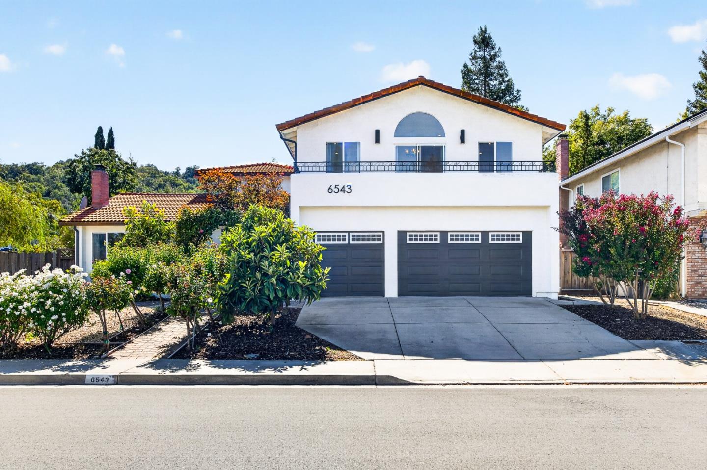 6543 Skyfarm DR