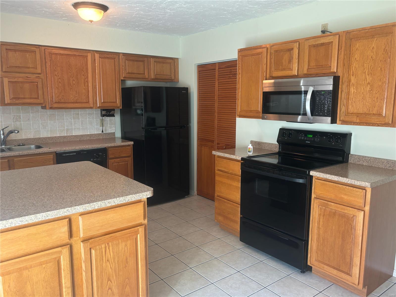 29 Park Charles Boulevard Unit: C