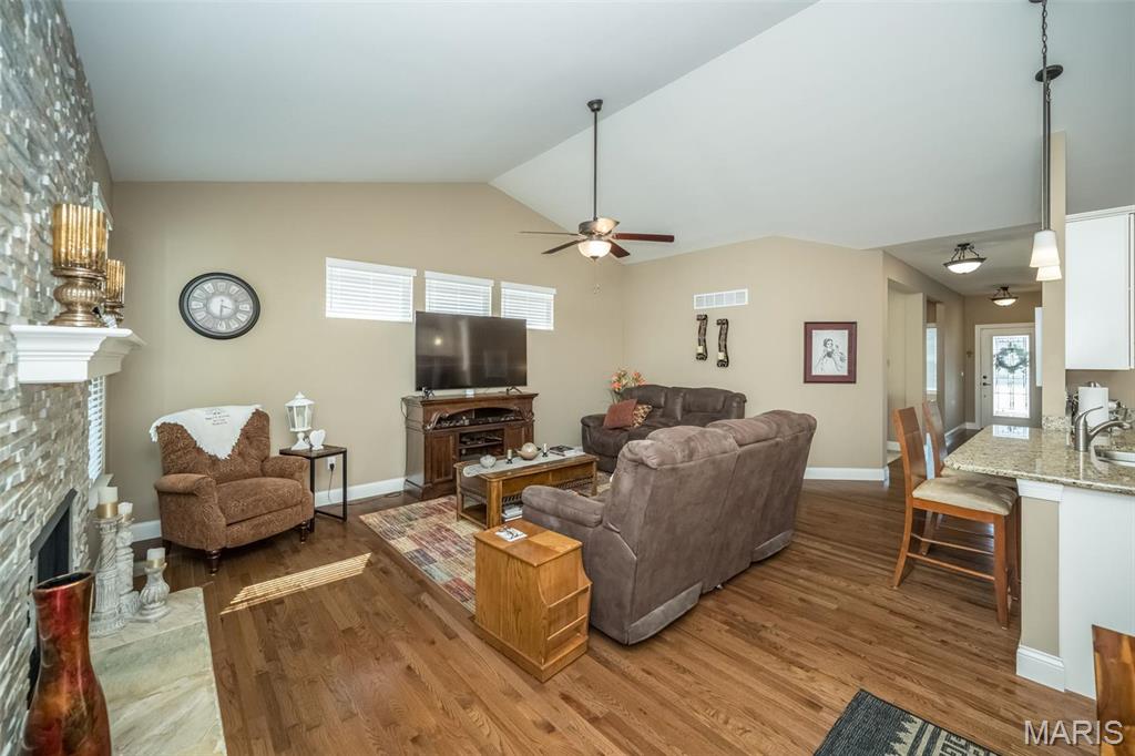 1533 Woodside Hills Drive