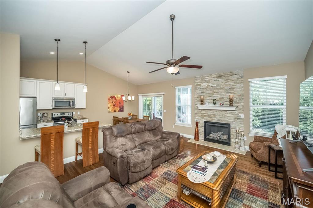 1533 Woodside Hills Drive