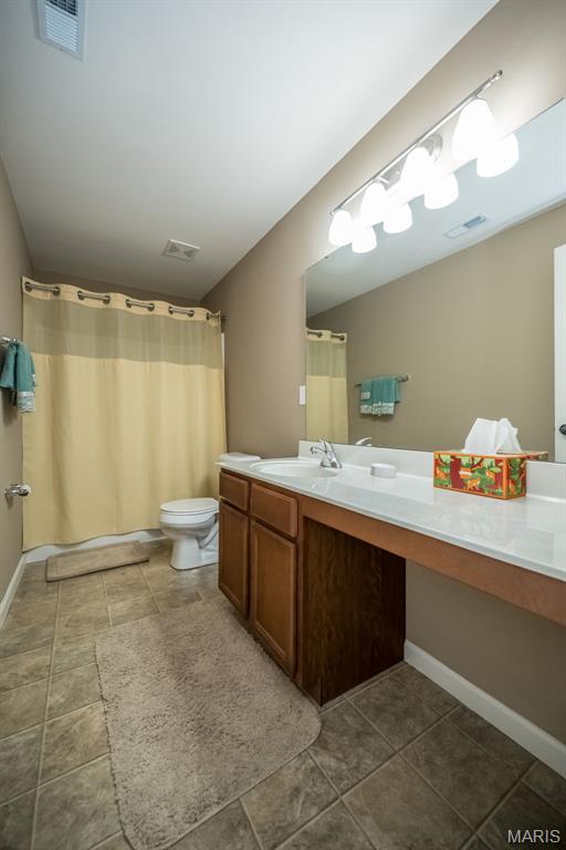 1533 Woodside Hills Drive