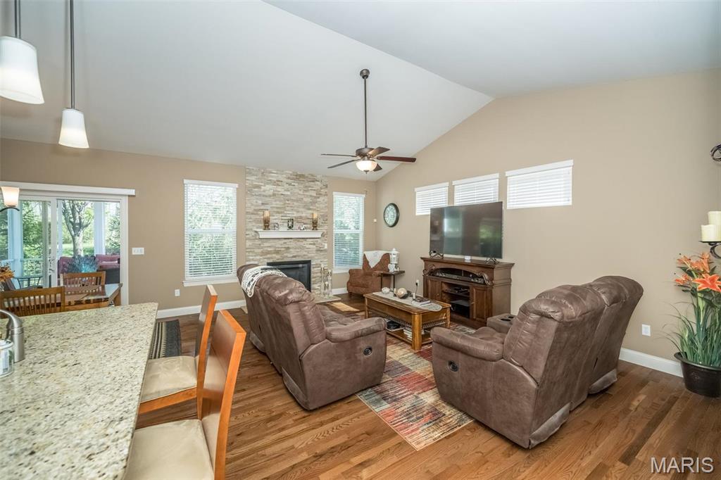 1533 Woodside Hills Drive