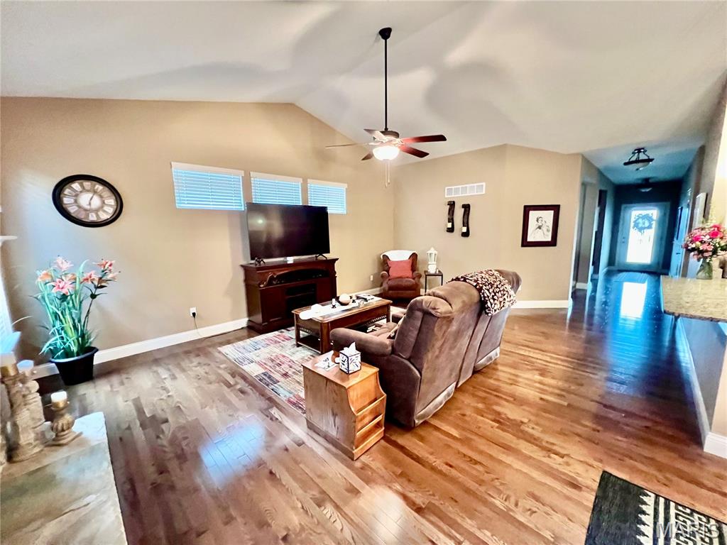 1533 Woodside Hills Drive